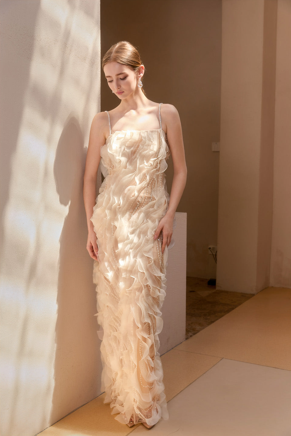 Wardrobes by chen Heavy industry floating light strap dress