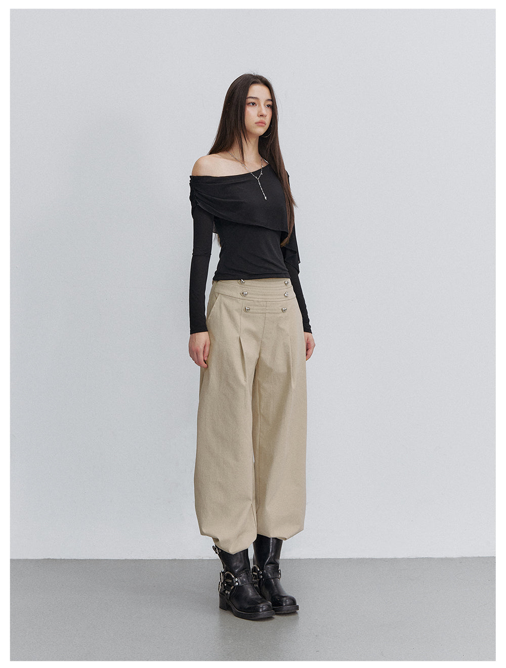 VIA PITTI VIACT6232 Asymmetric Button Capelet Top