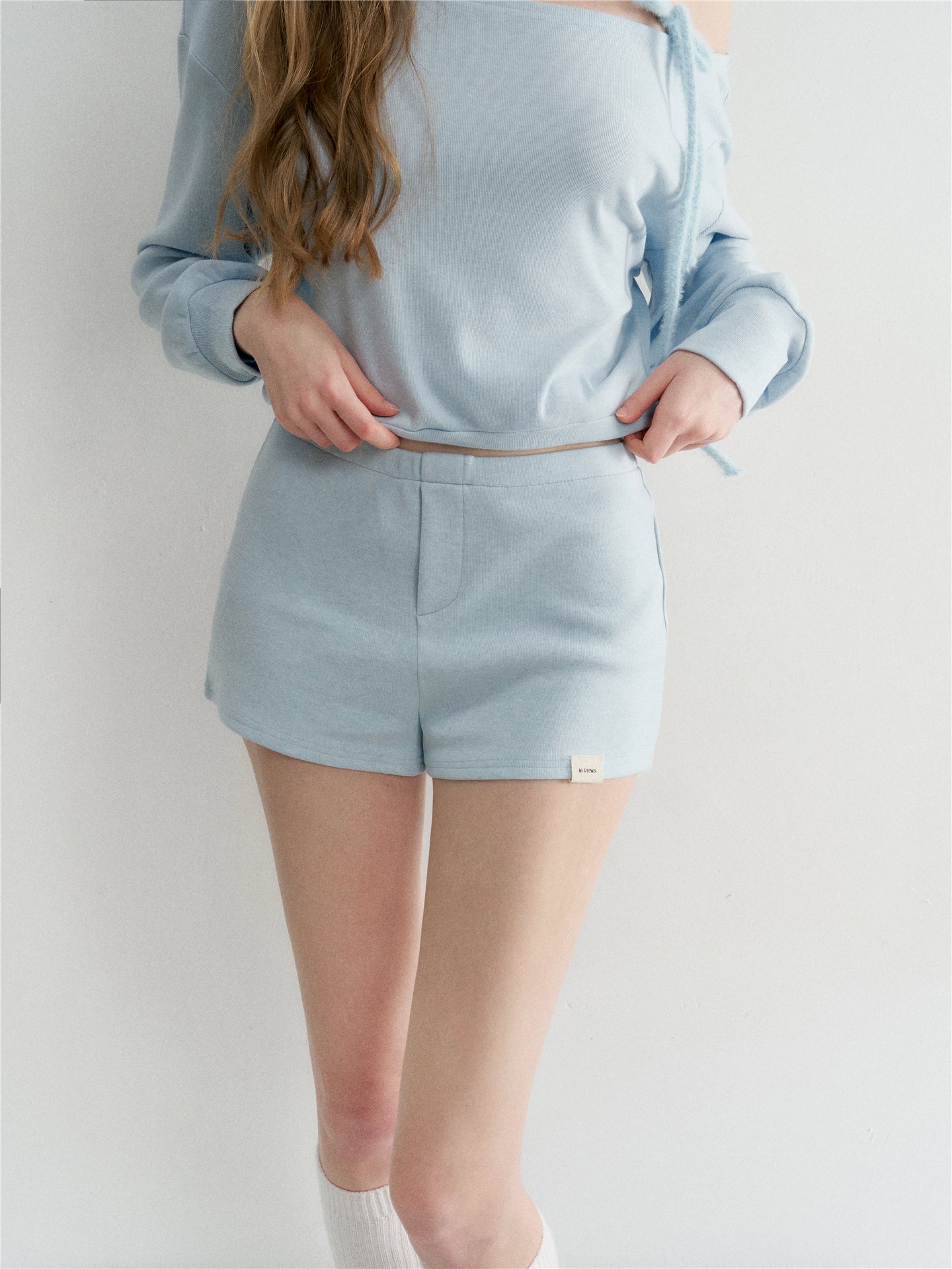 16DEWS 16D26024&16D26025 Slanted shoulder and waist cinched top + shorts