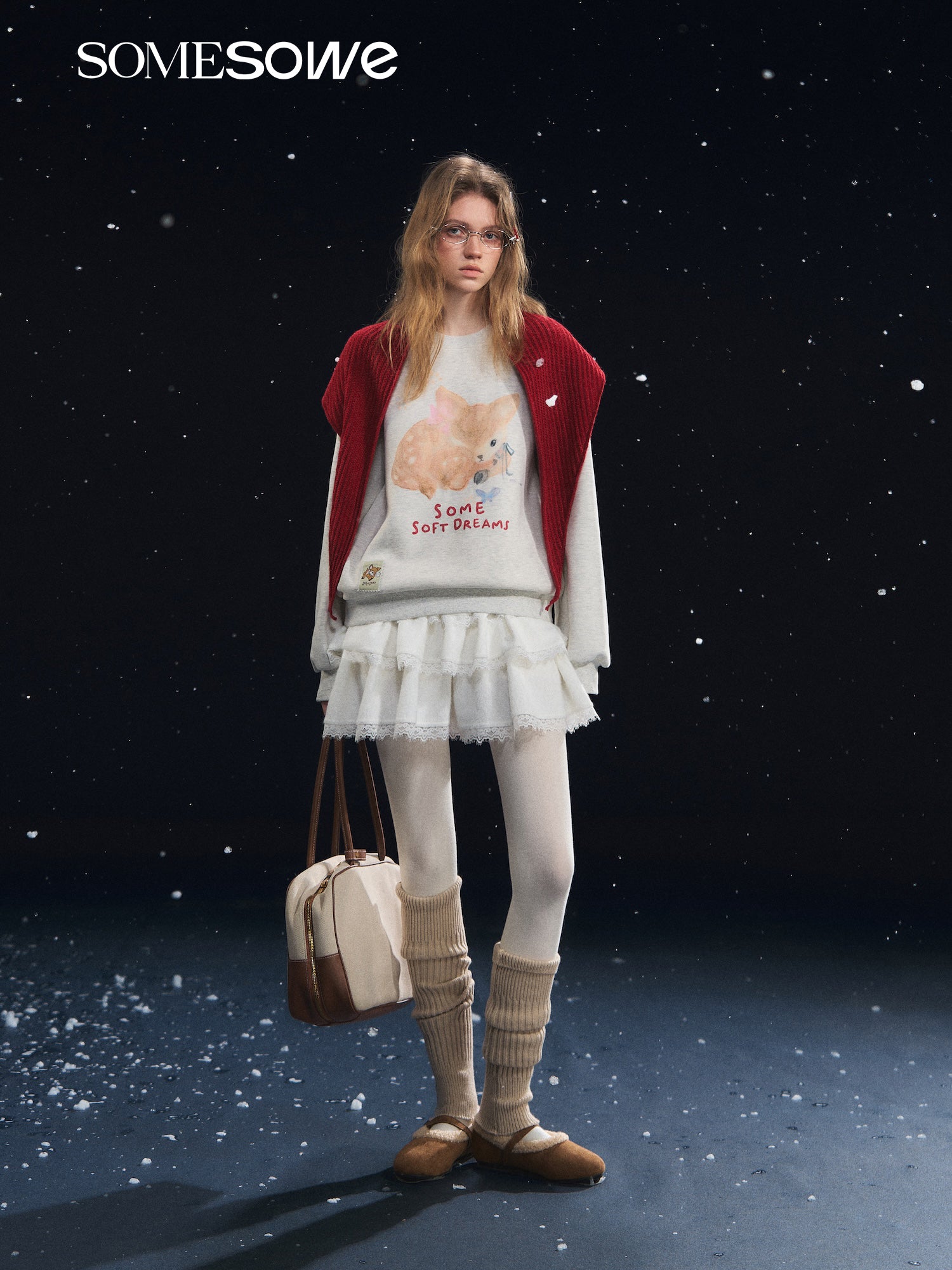 SOMESOWE S2508316 Little deer whispering round neck long sleeved hoodie