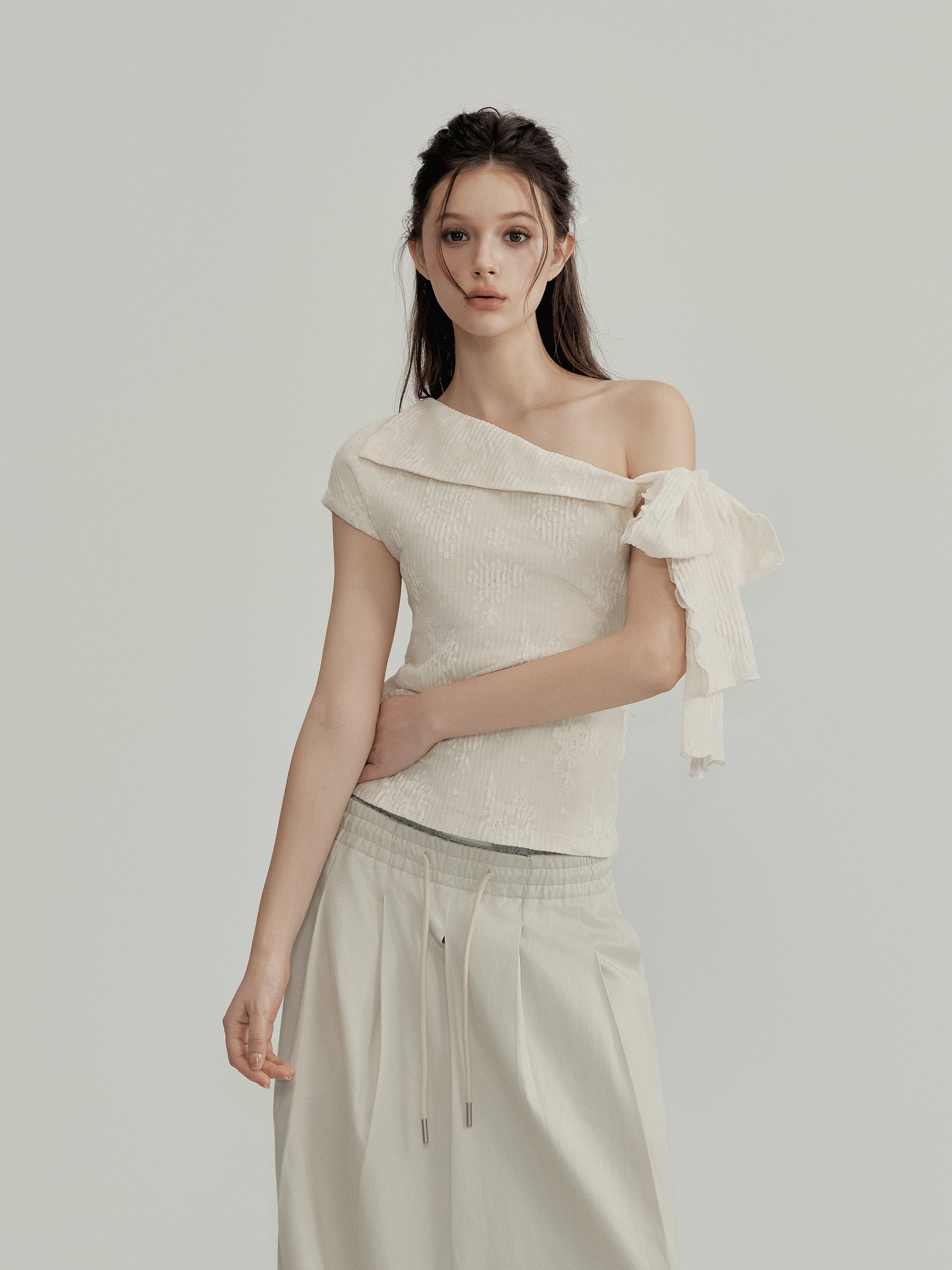 NOMEANSNO N125 Slanted shoulder strap lace top