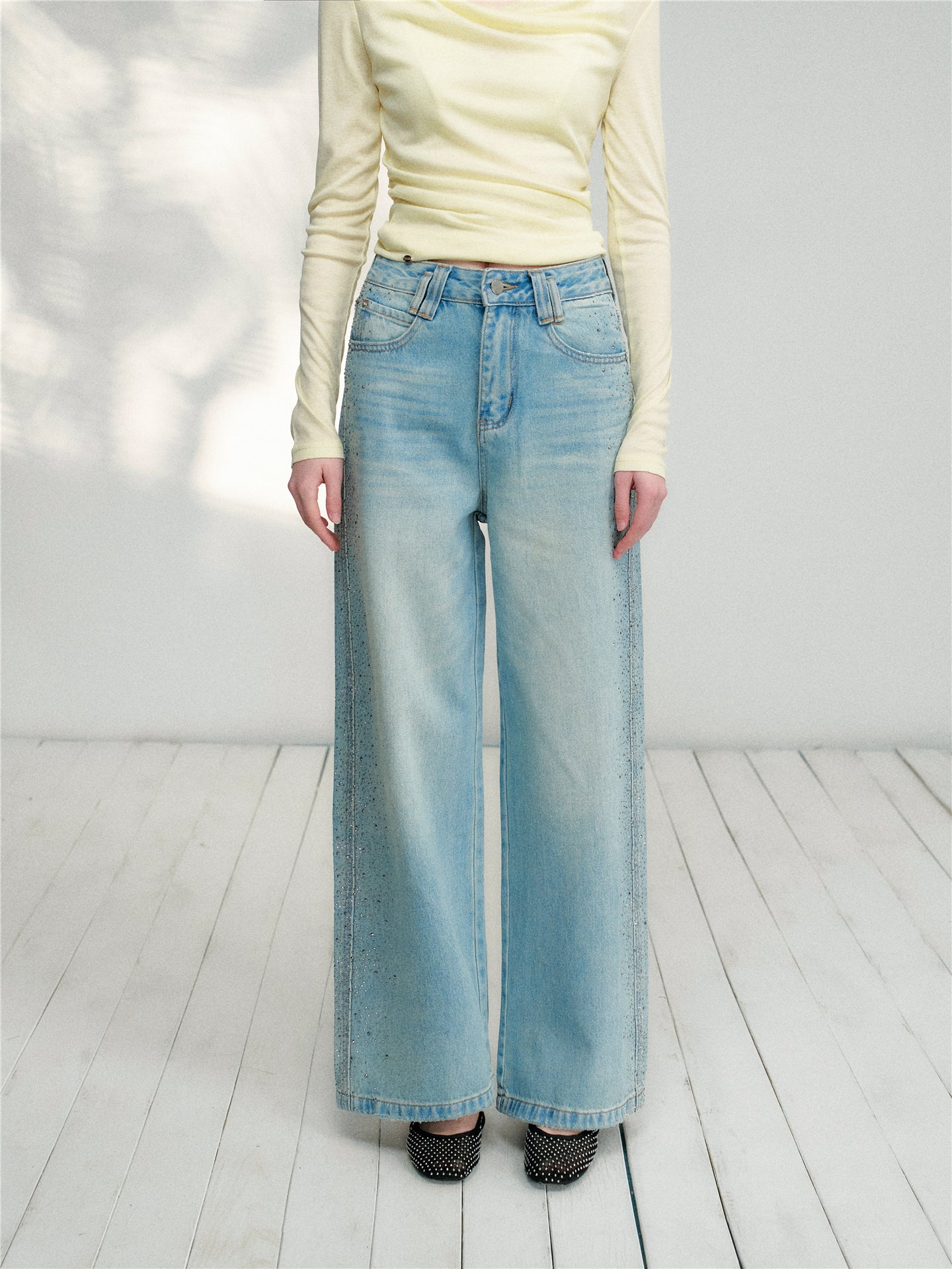 16DEWS 16D26082 Side rhinestone high waisted straight leg jeans