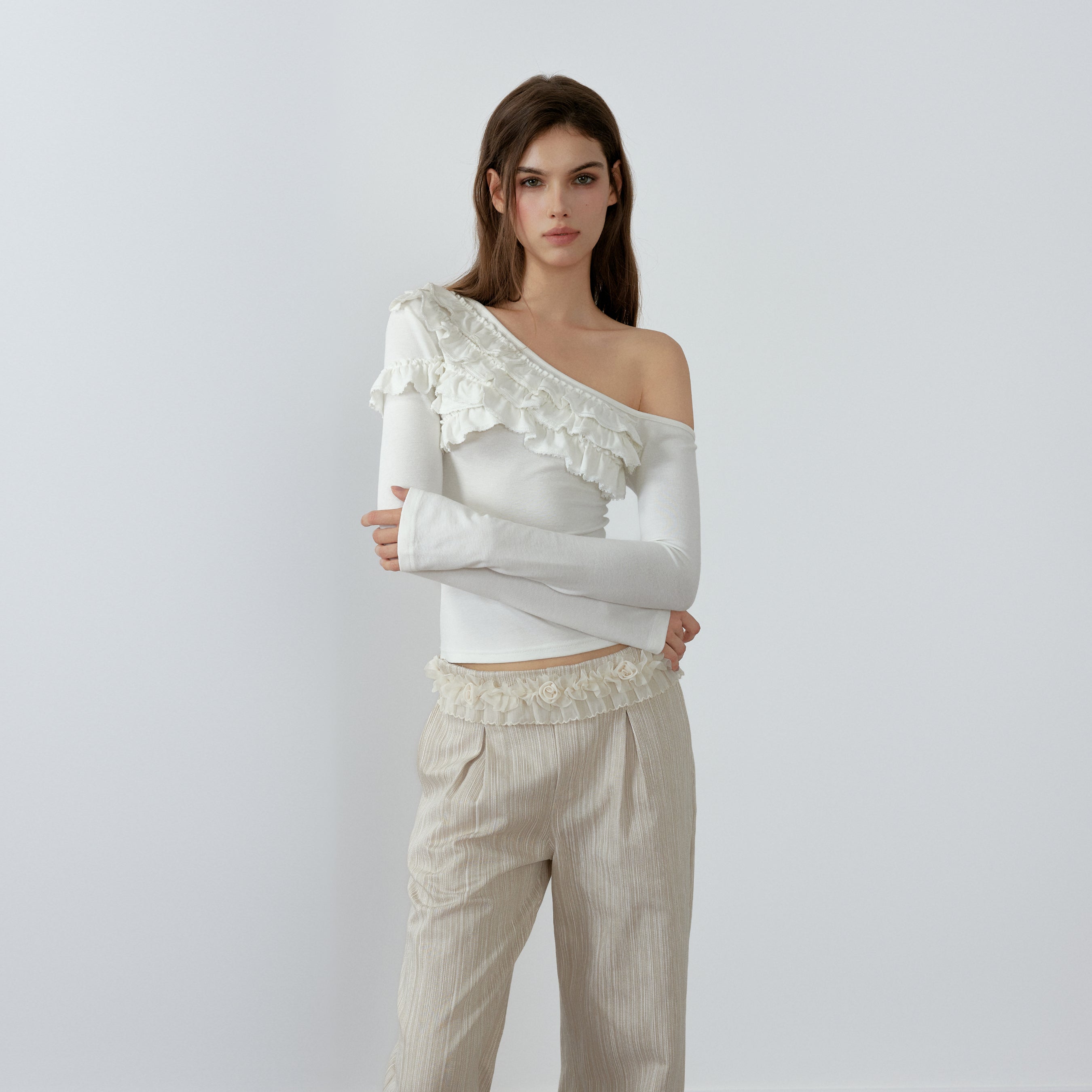 NONCESTNON N205 Ruffled one shoulder white top