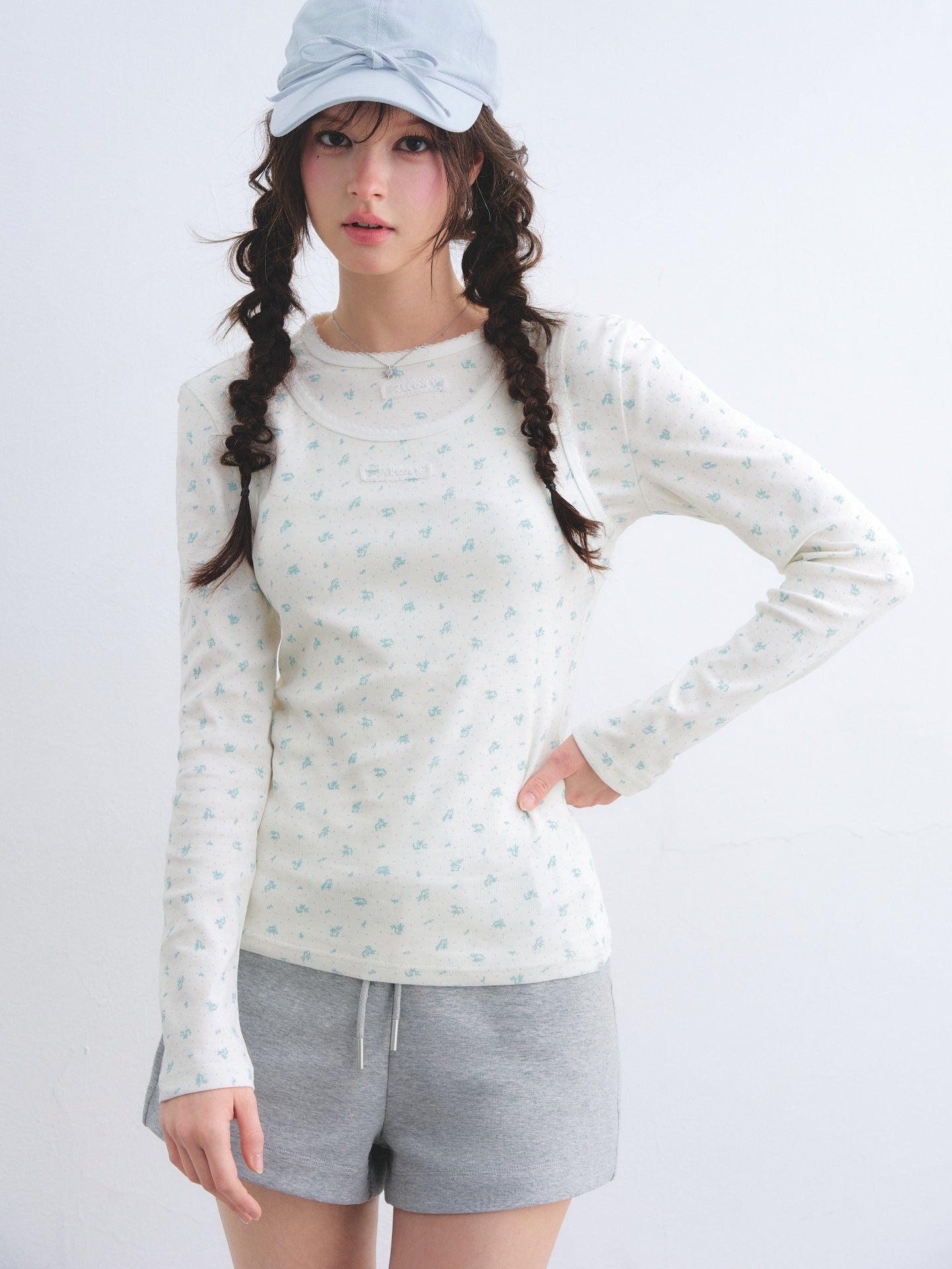 AsGony ASG26027 Round neck floral curved tooth long sleeved vest two-piece set