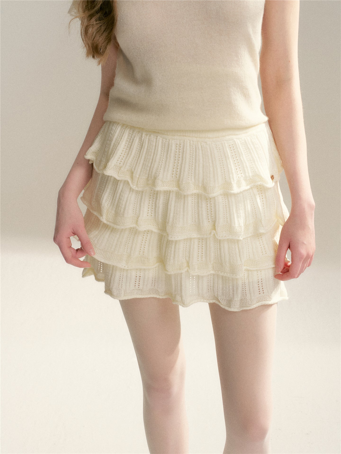 16DEWS 16D246057 Hollow out design high waisted lace cake skirt