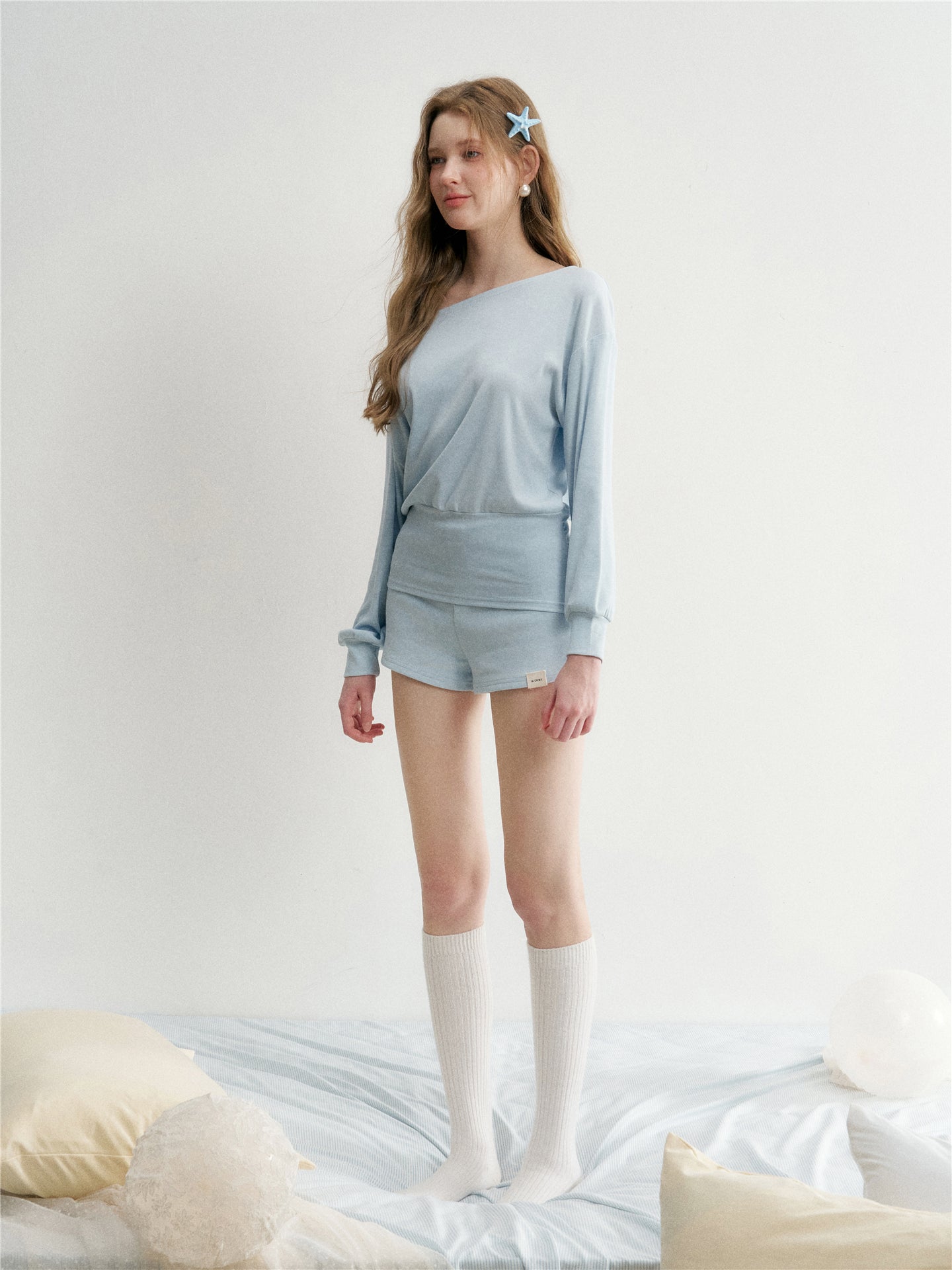 16DEWS 16D26024&16D26025 Slanted shoulder and waist cinched top + shorts