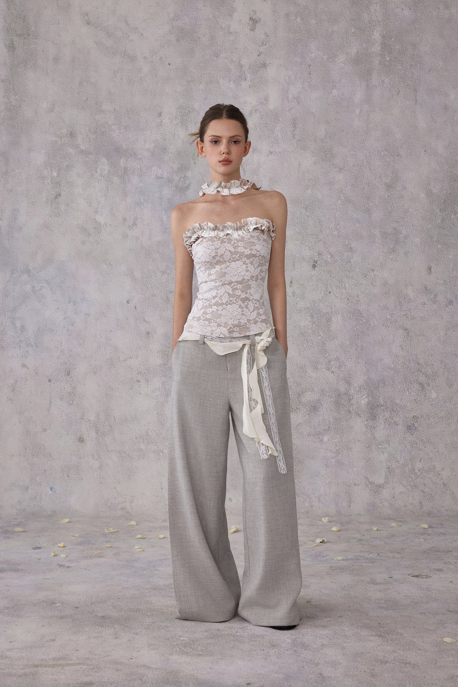 NOMEANSNO N189 Lace ruffle edge strapless top