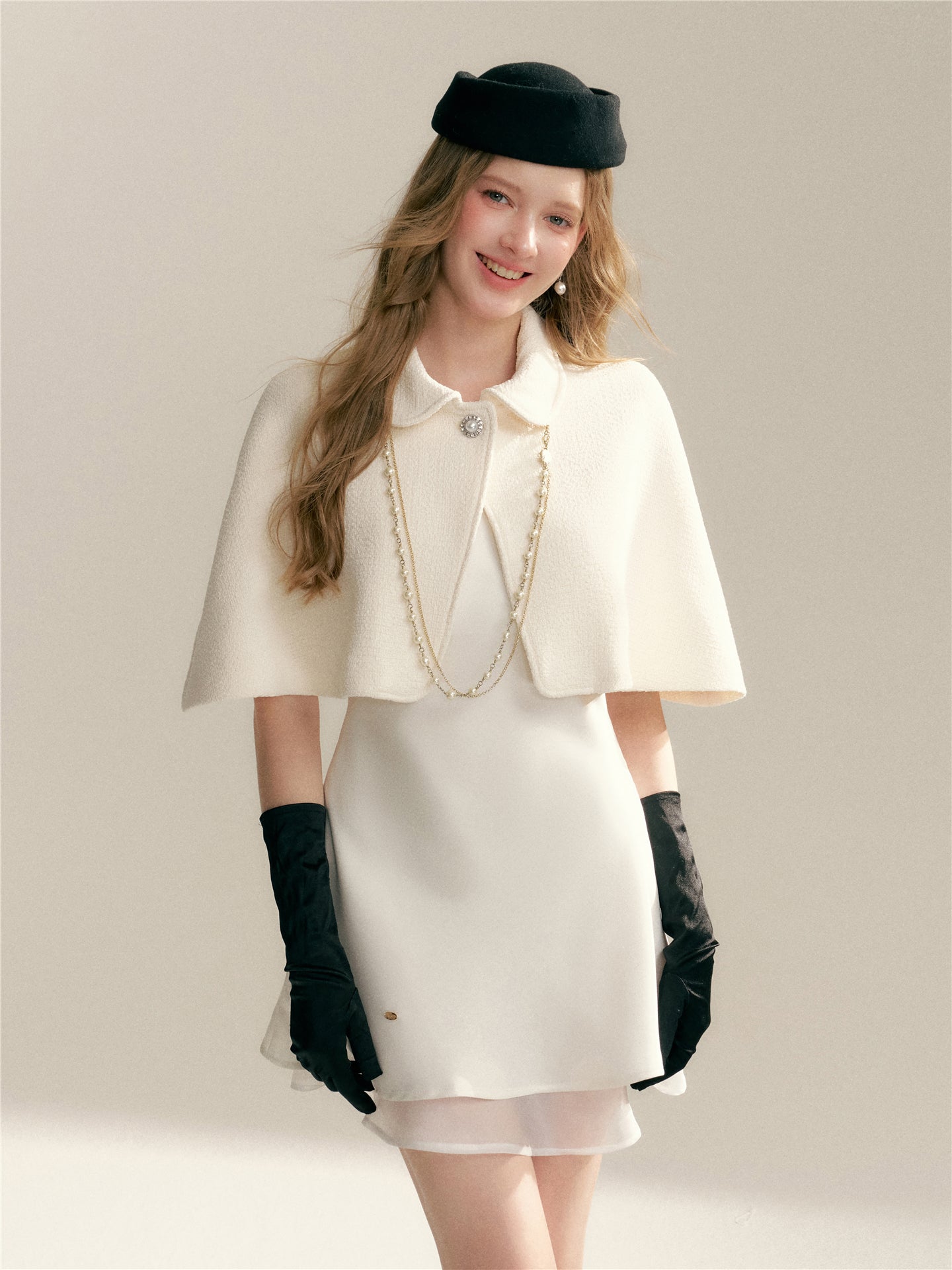 16DEWS 16D246055 Floral sleeveless cloak shawl