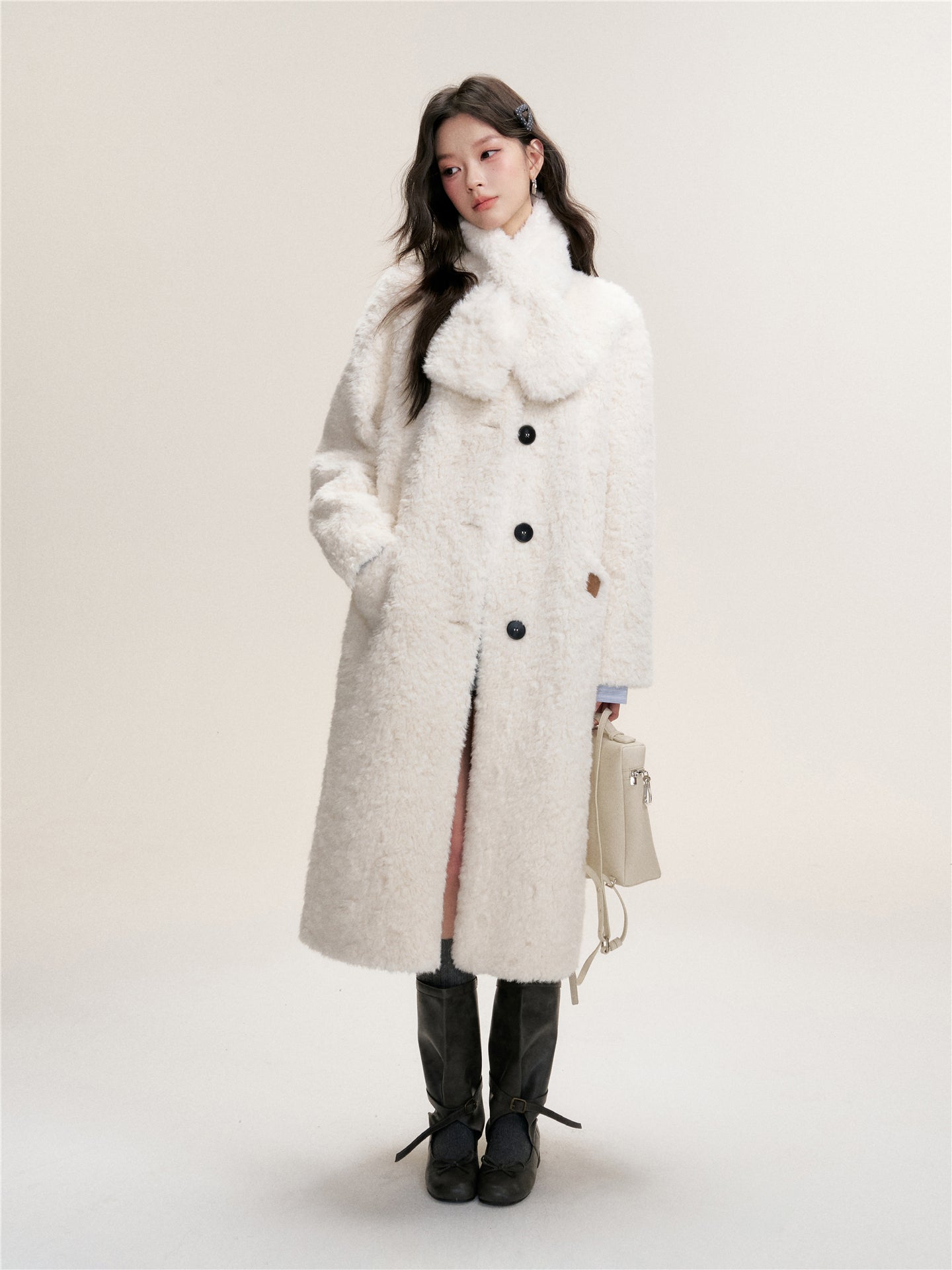 16DEWS 16D25467 Imitation fur integrated lamb wool long jacket (with scarf)