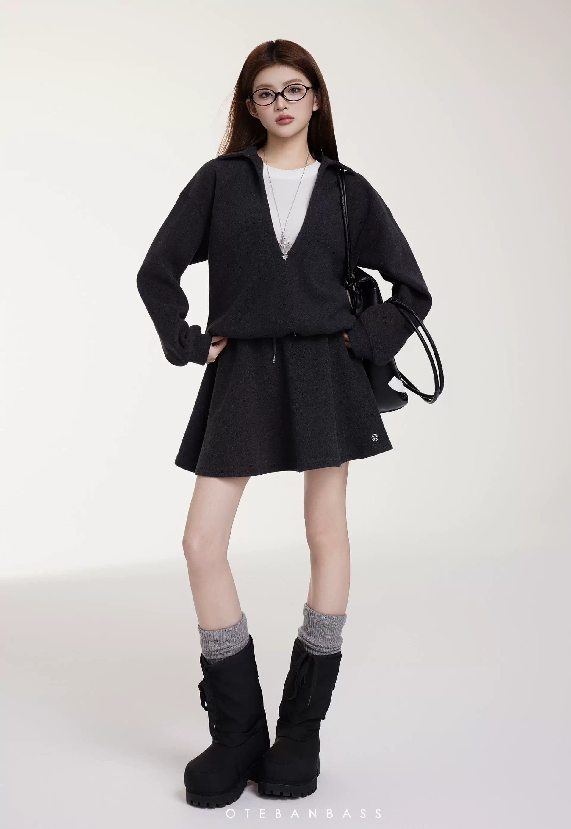 OTEBANBASS Deep Grey V-Neck Two-Piece Outfit Set