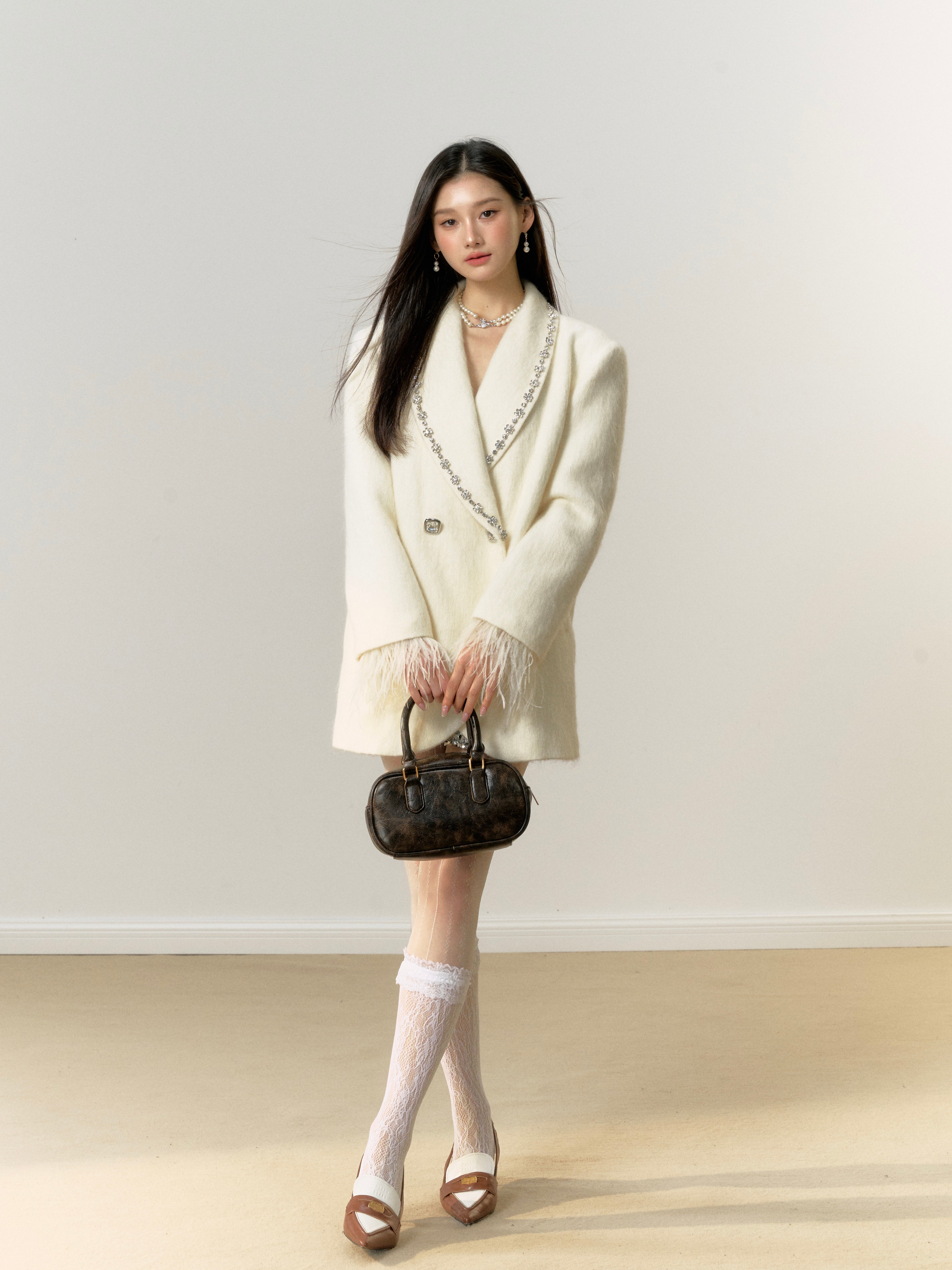 Lafreedom Feather Collar Oversize Coat(2color)