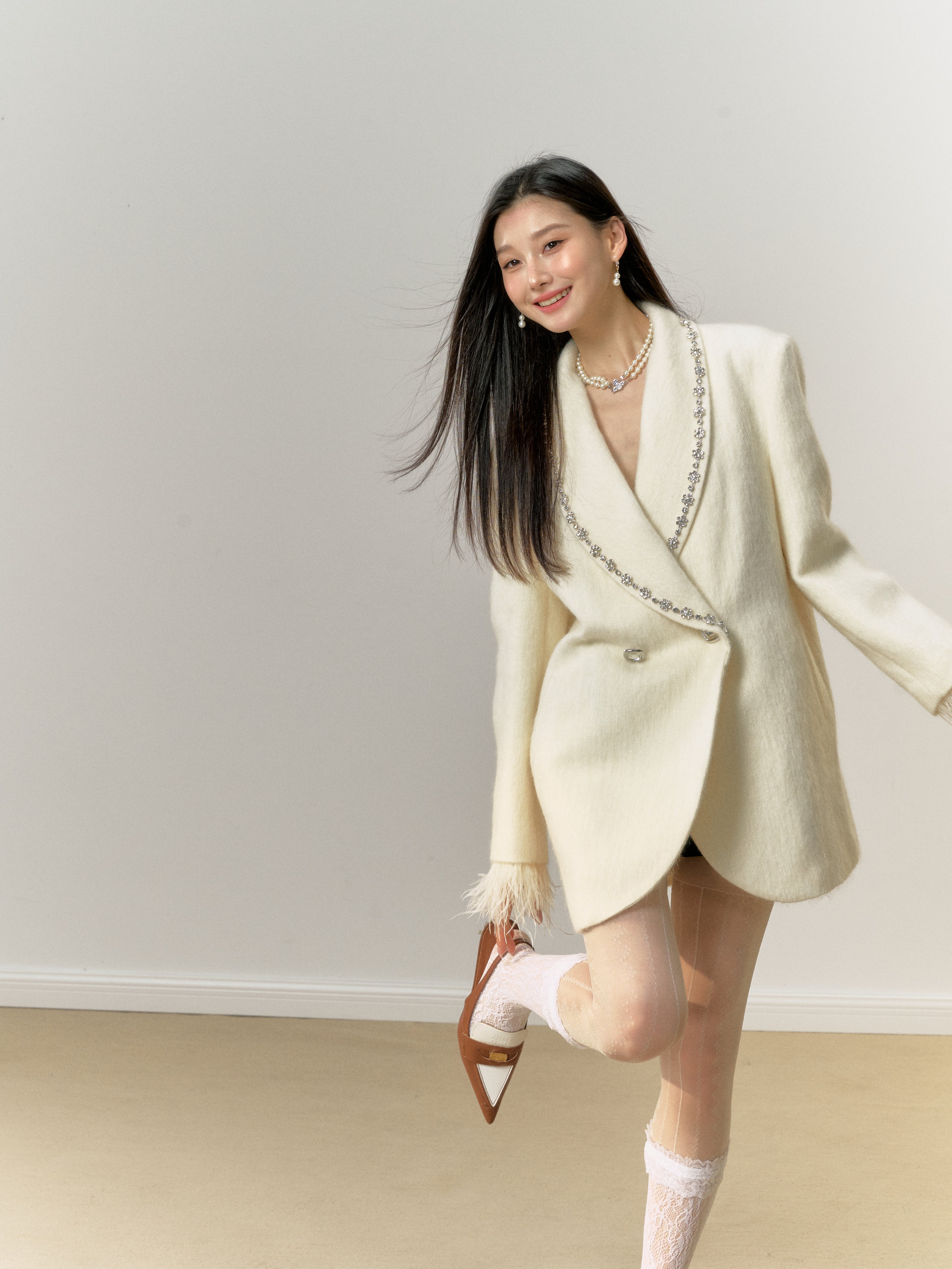 Lafreedom Feather Collar Oversize Coat(2color)