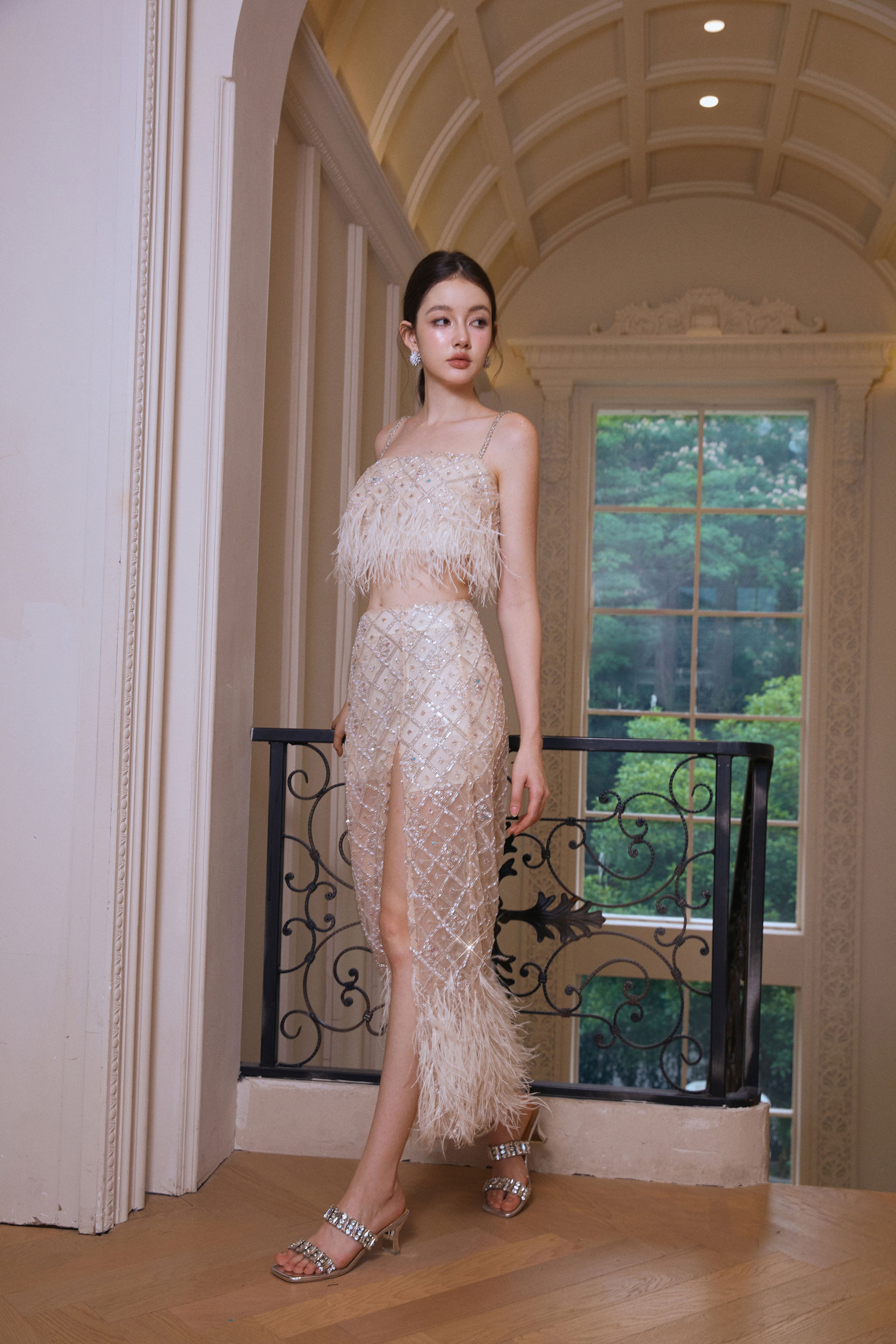 Wardrobes by chen Beaded Sequin Feather Set