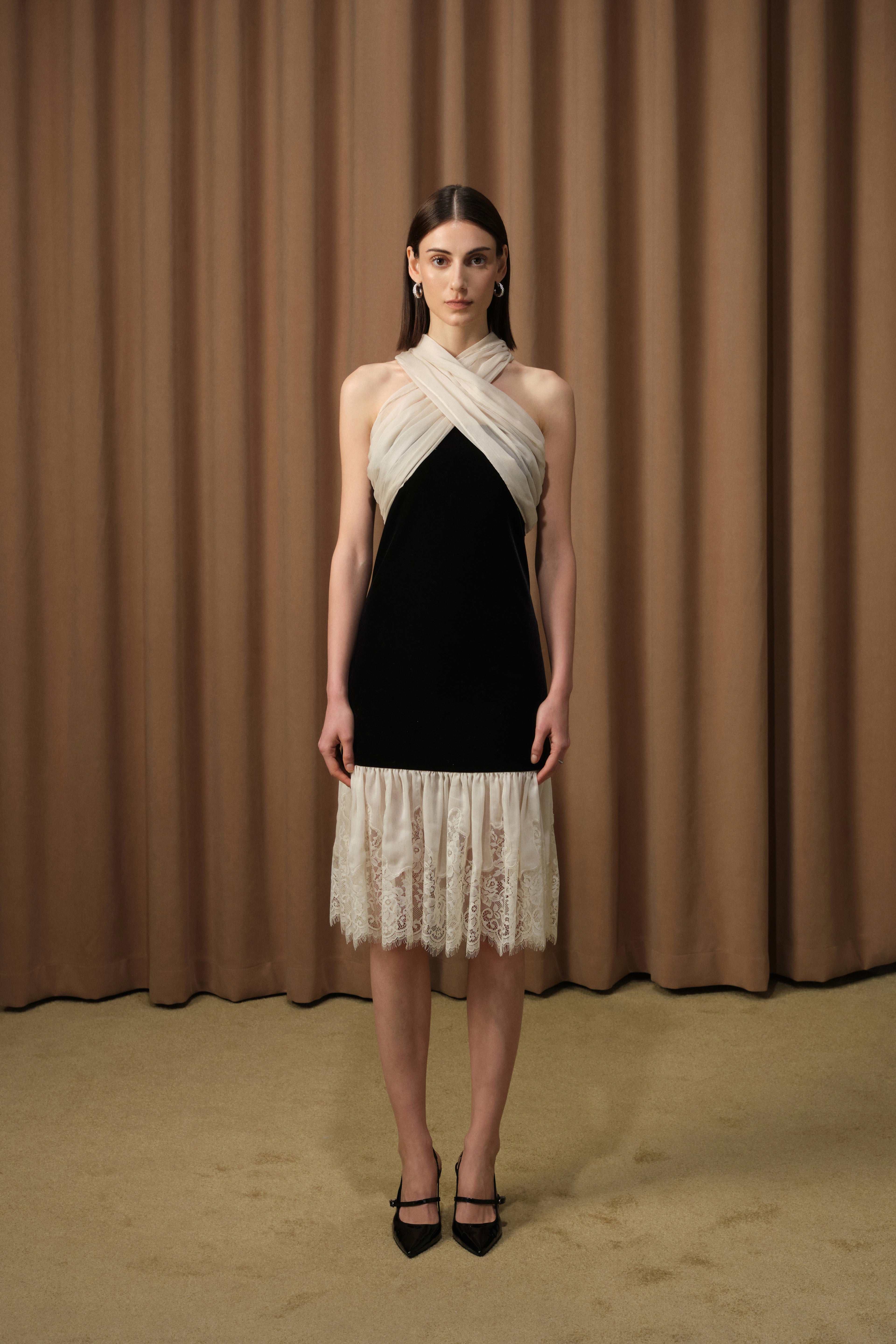 DIANA VEVINA D42W51ZY1105L velvet embroidered dress