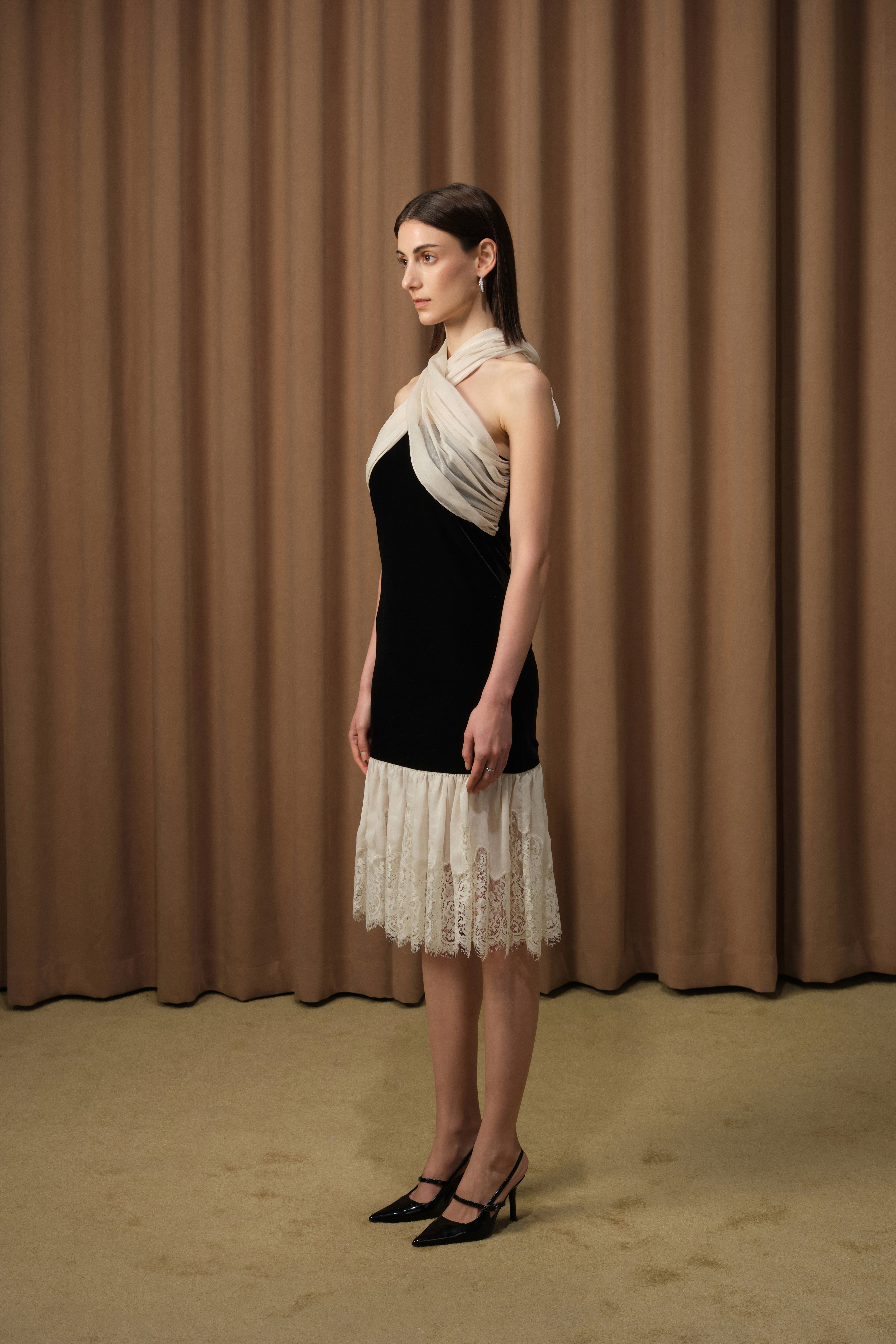 DIANA VEVINA D42W51ZY1105L velvet embroidered dress