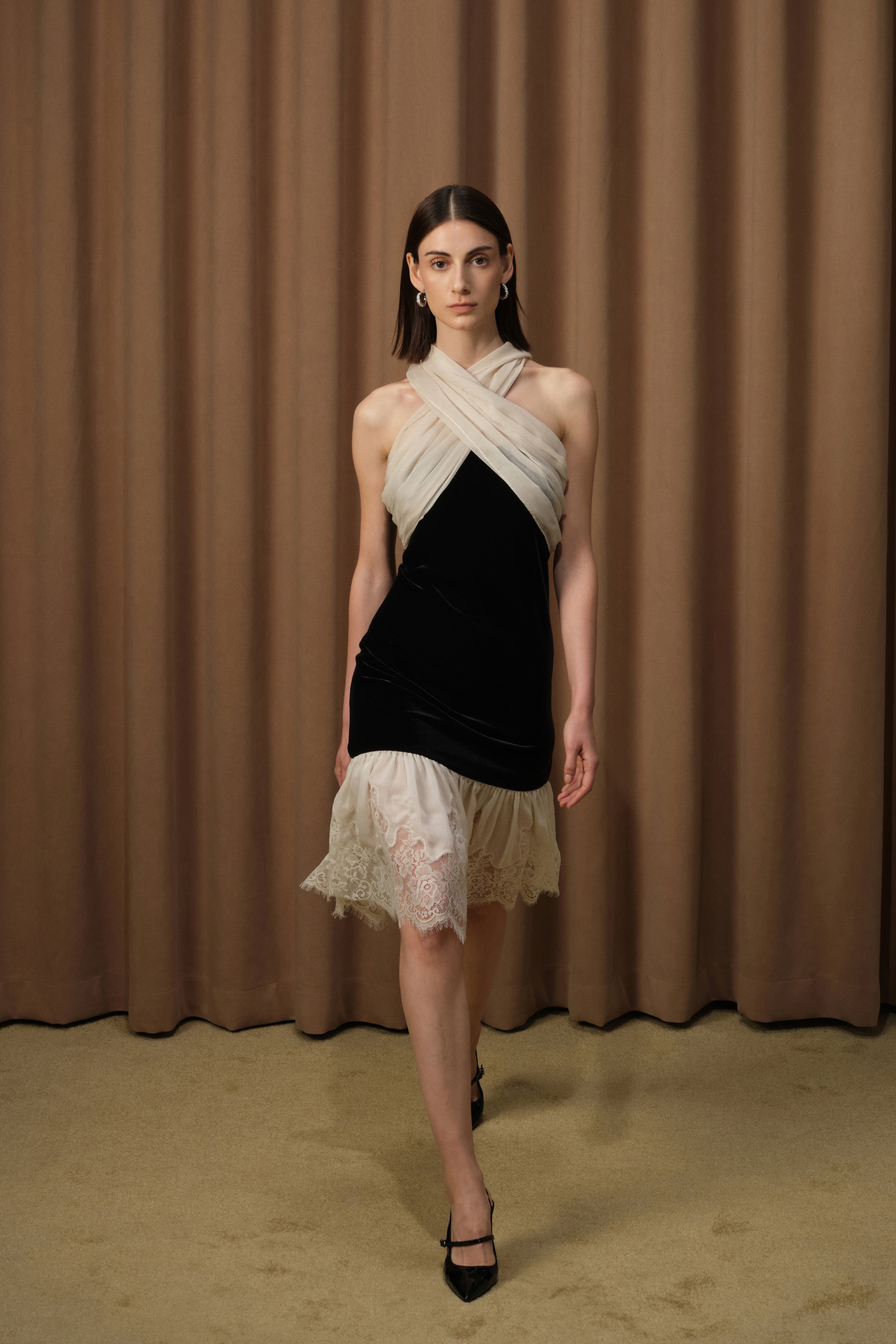 DIANA VEVINA D42W51ZY1105L velvet embroidered dress