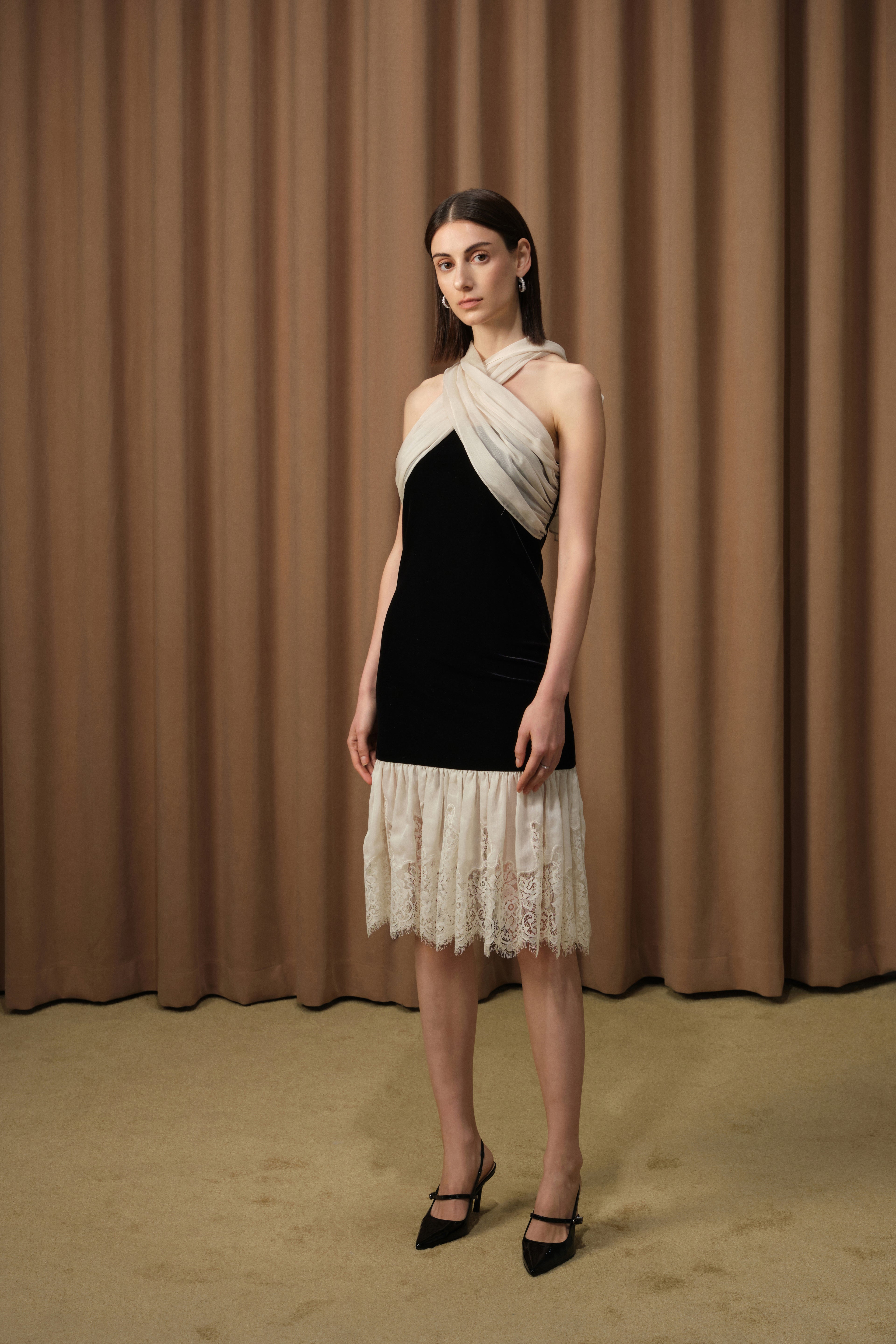 DIANA VEVINA D42W51ZY1105L velvet embroidered dress