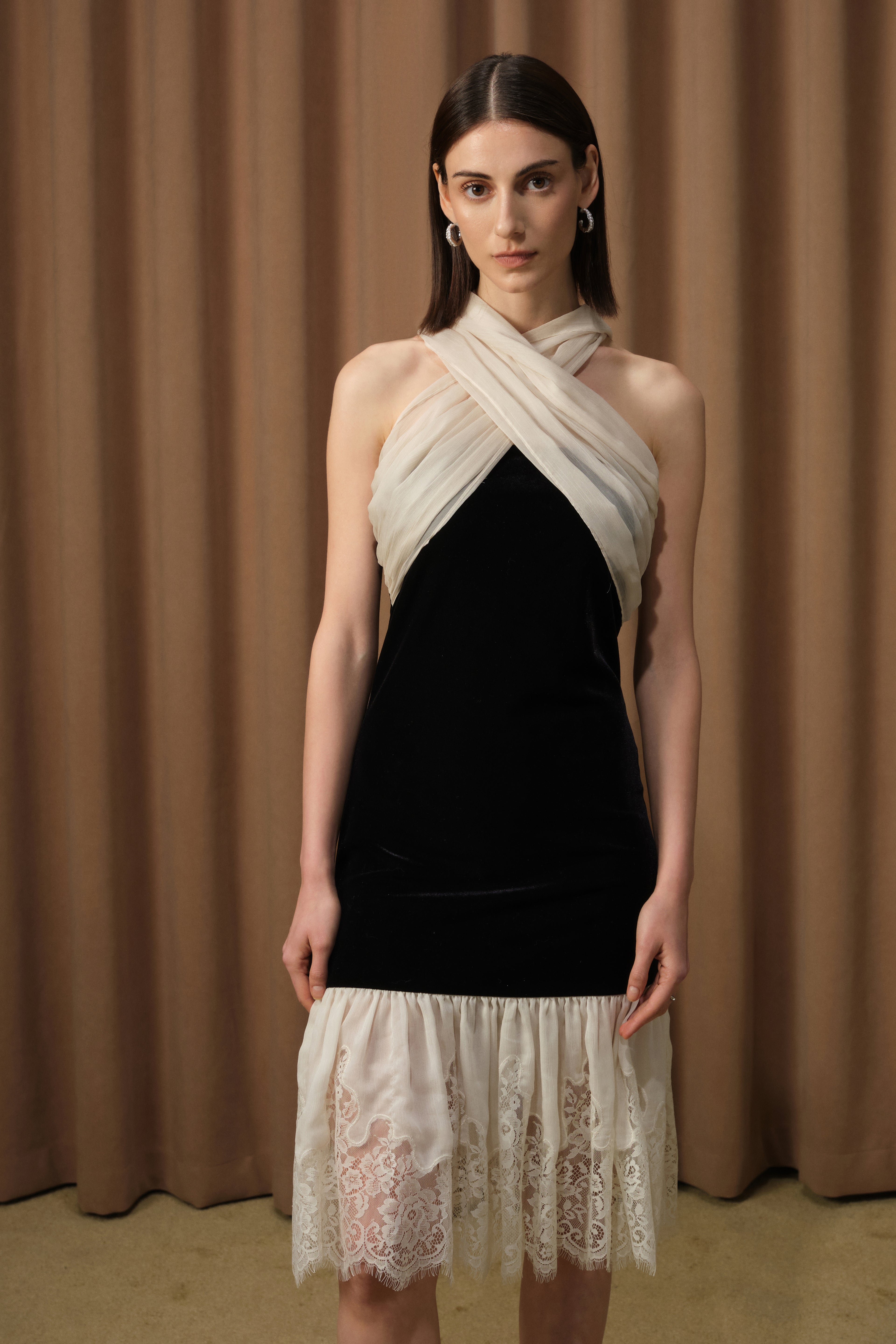 DIANA VEVINA D42W51ZY1105L velvet embroidered dress