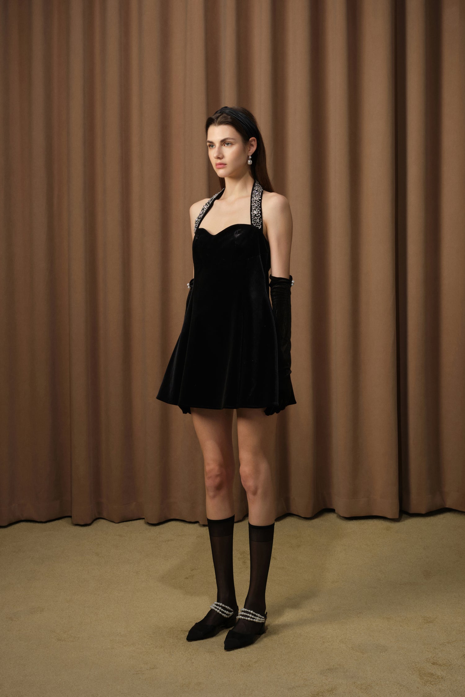 DIANA VEVINA D42W51ZY1037L halter neck velvet skirt