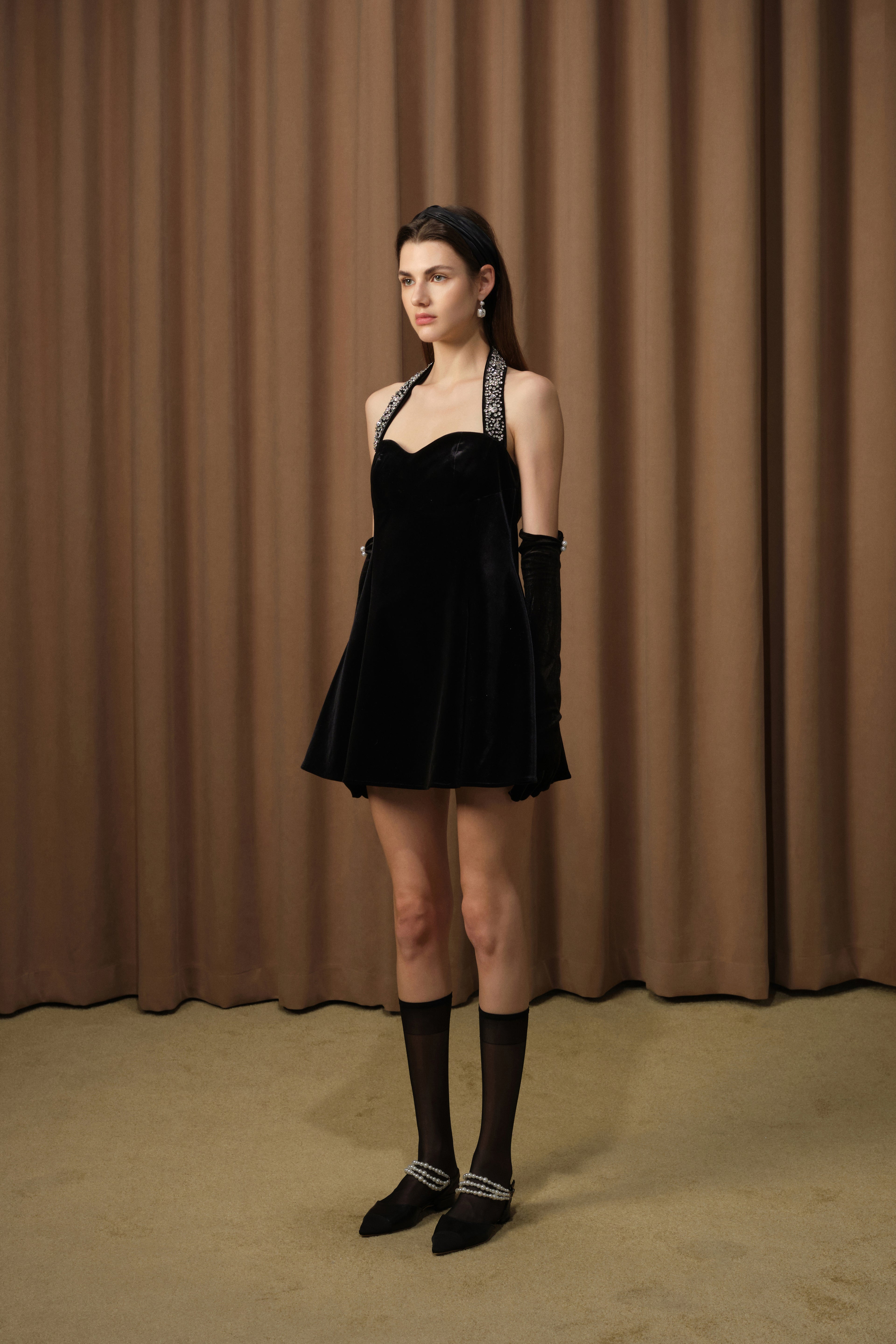 DIANA VEVINA D42W51ZY1037L halter neck velvet skirt