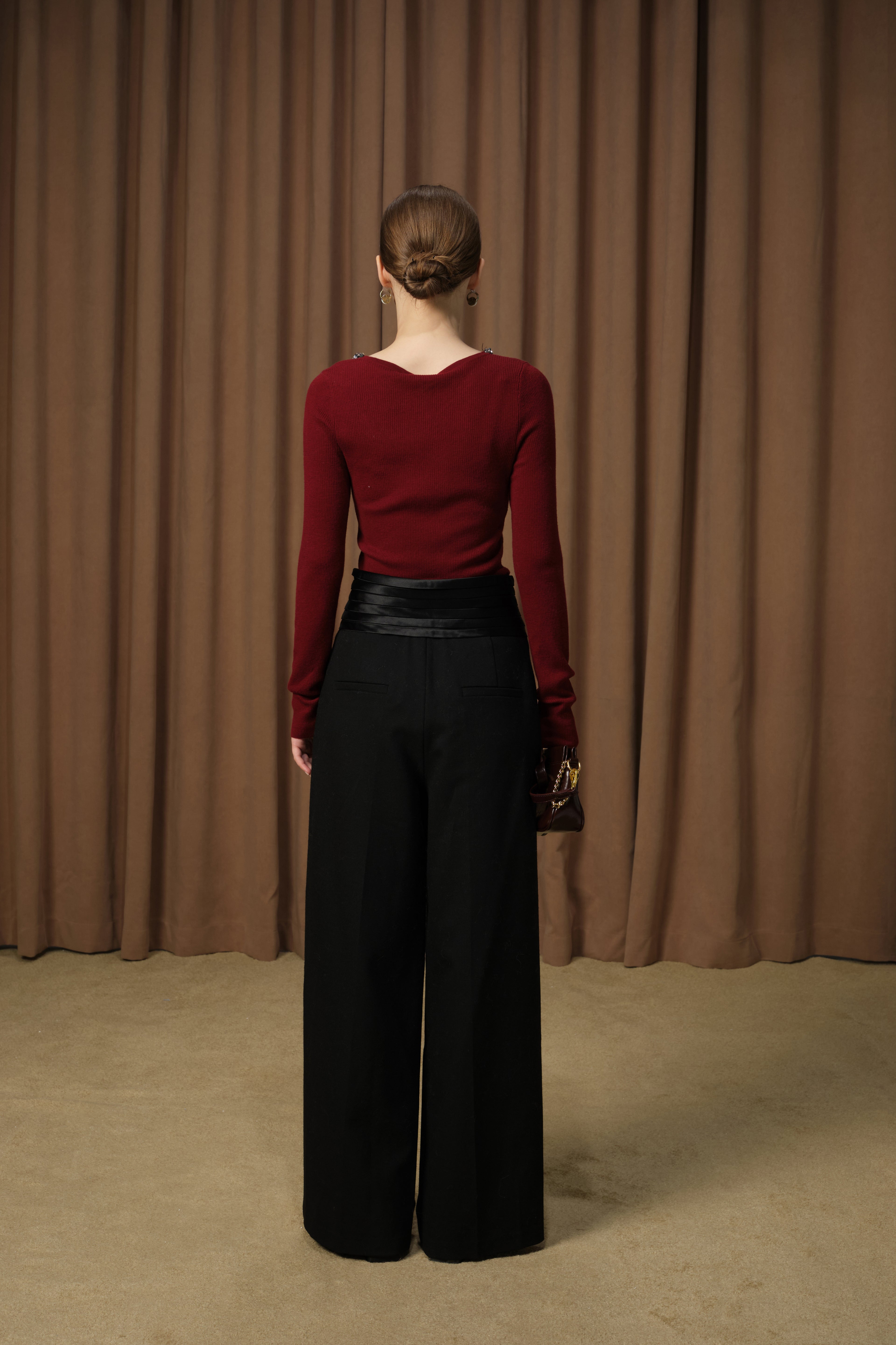 DIANA VEVINA D42W05YL663W / D42W05YL663L / D42W05YL663R bottoming shirt