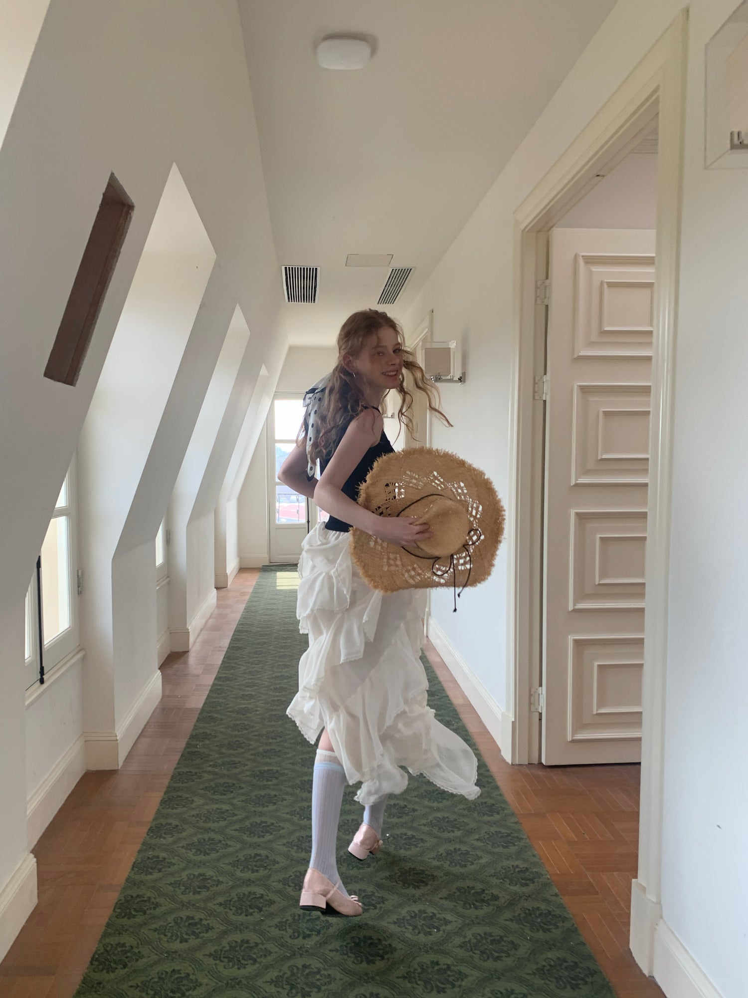 Lafreedom LAF350306 Irregular lace patchwork skirt (2color)