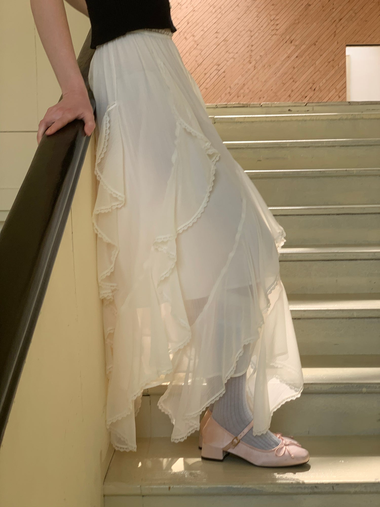 Lafreedom LAF350306 Irregular lace patchwork skirt (2color)