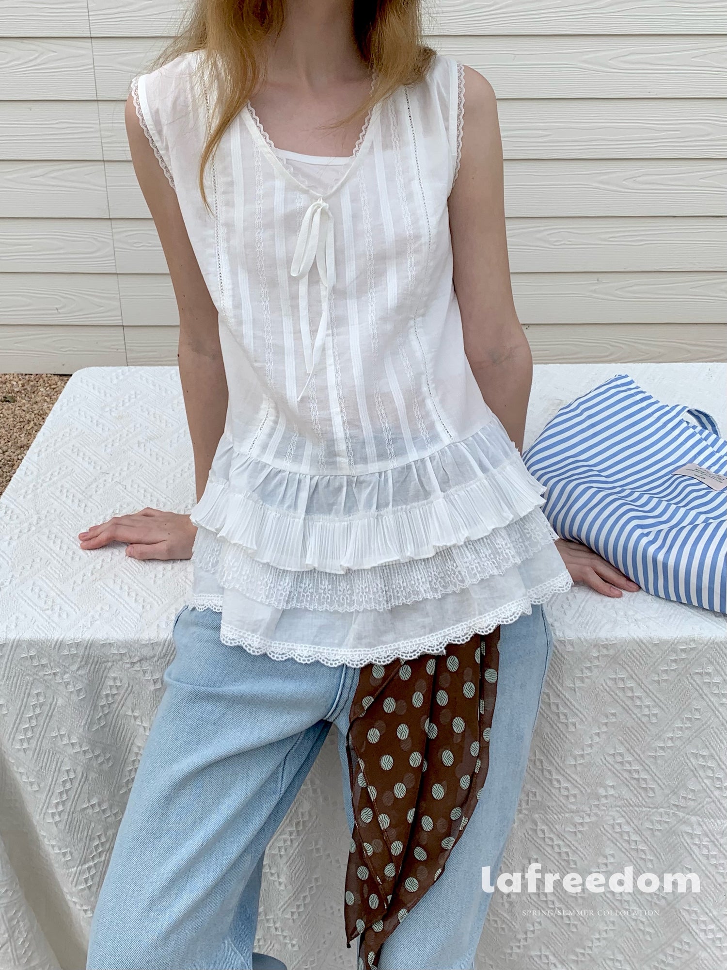 Lafreedom LAF350405 Lace sleeveless vest top