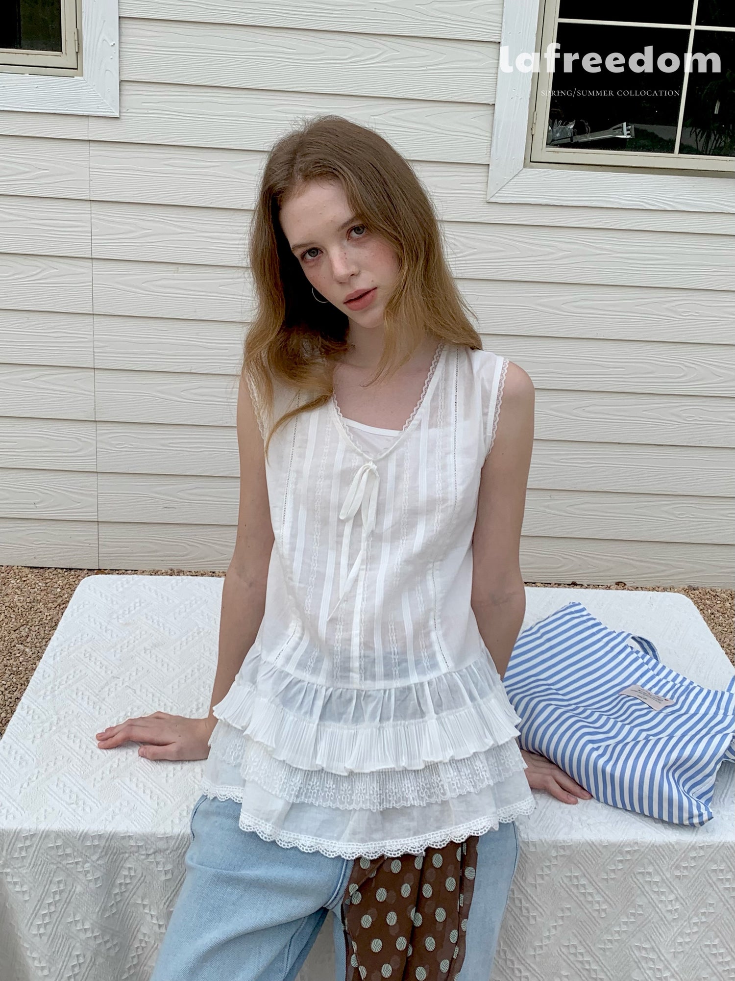 Lafreedom LAF350405 Lace sleeveless vest top