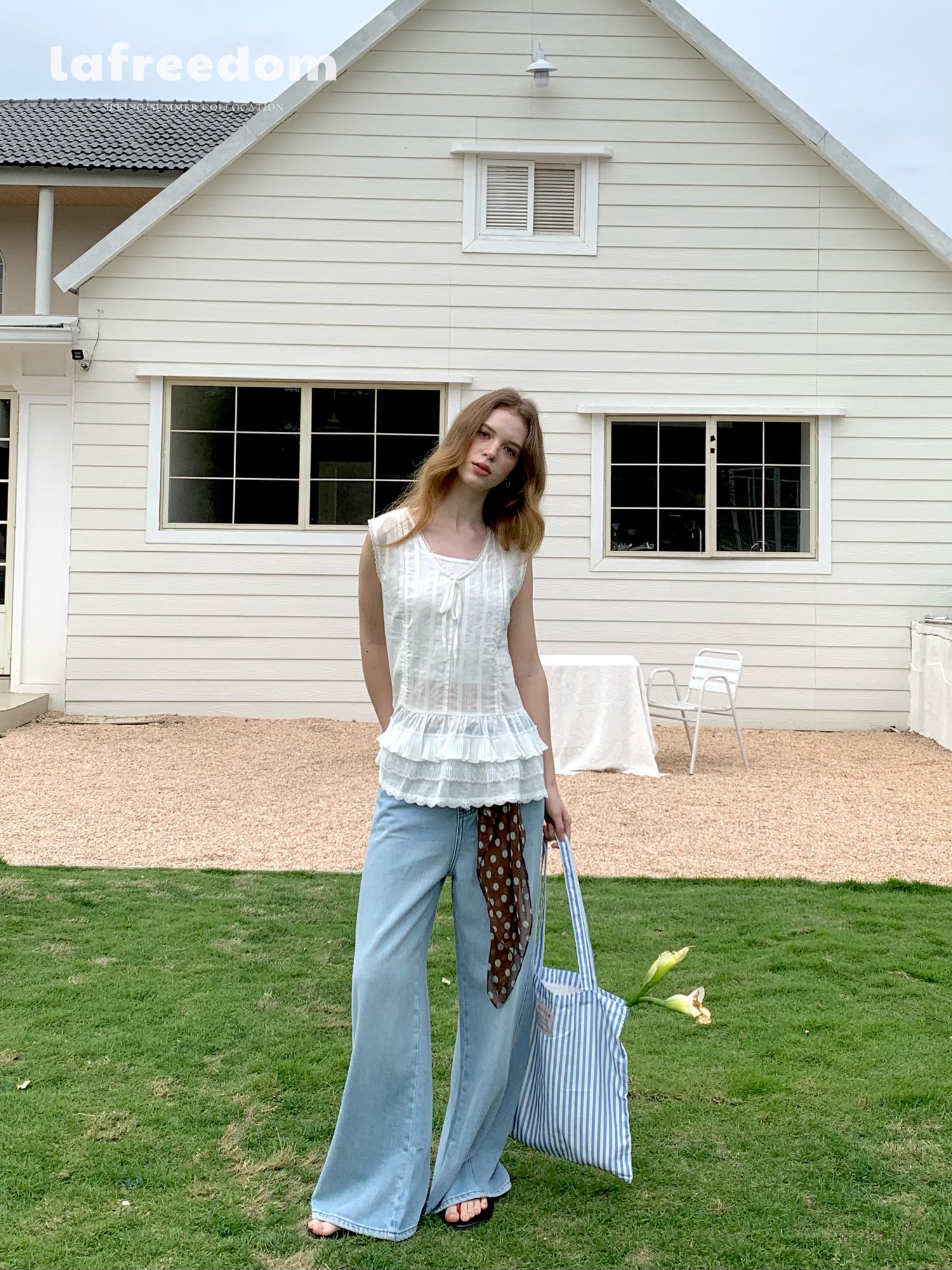 Lafreedom LAF350405 Lace sleeveless vest top