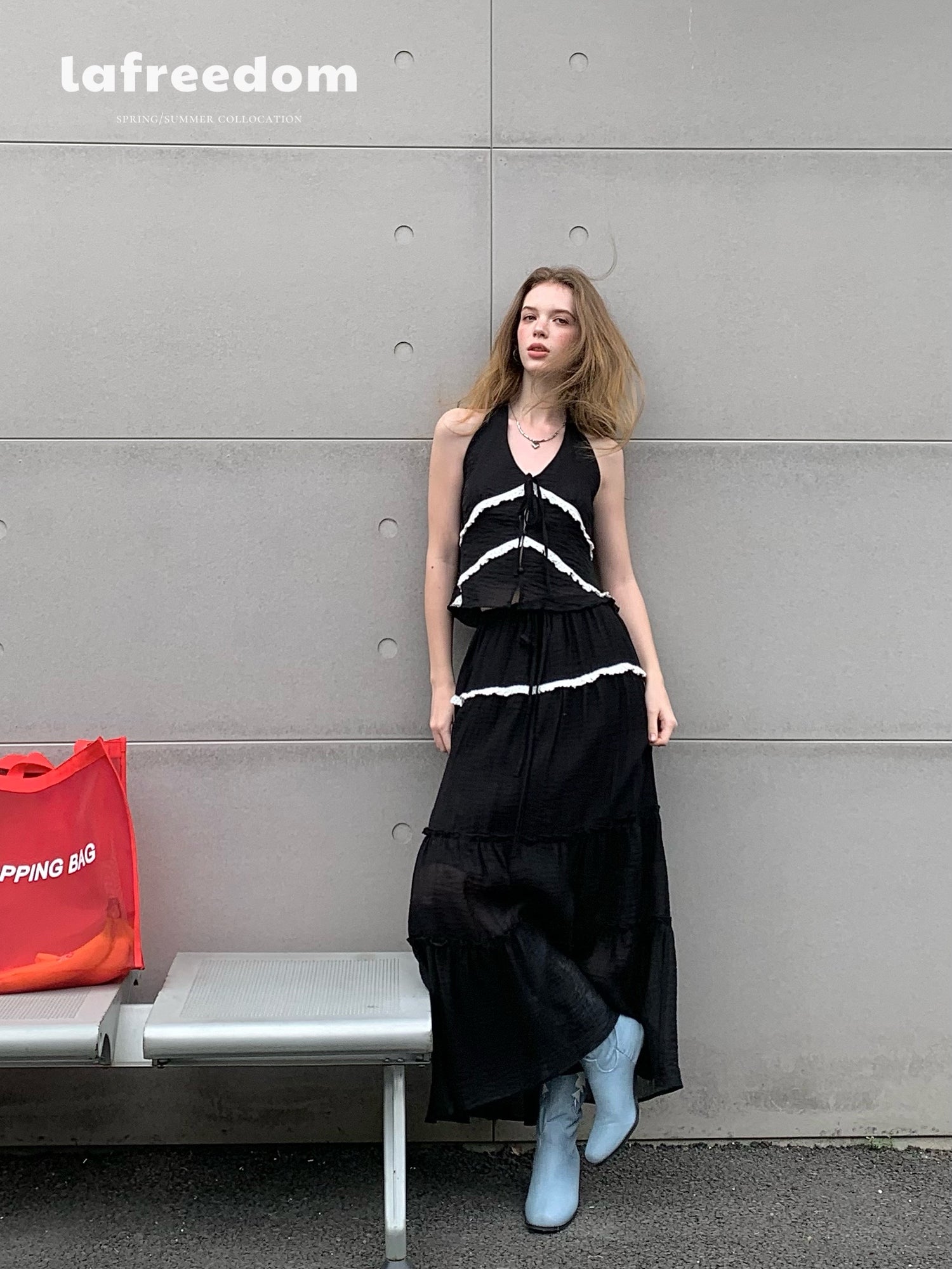 Lafreedom LAC350408&LAC350409 Vacation style halter neck top+lace patchwork skirt (2color)