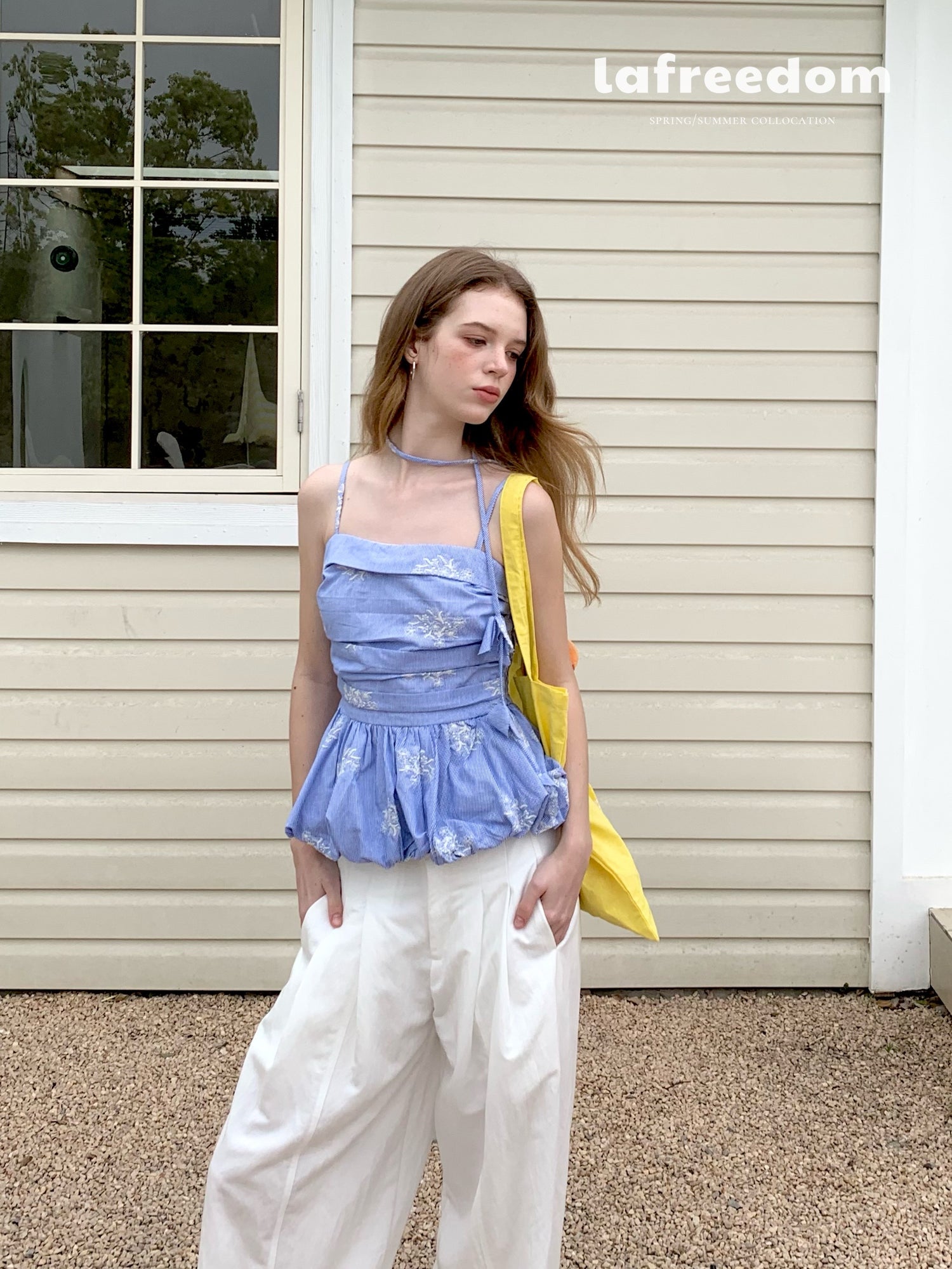 Lafreedom LAF350412 Camisole flower bud top (2color)