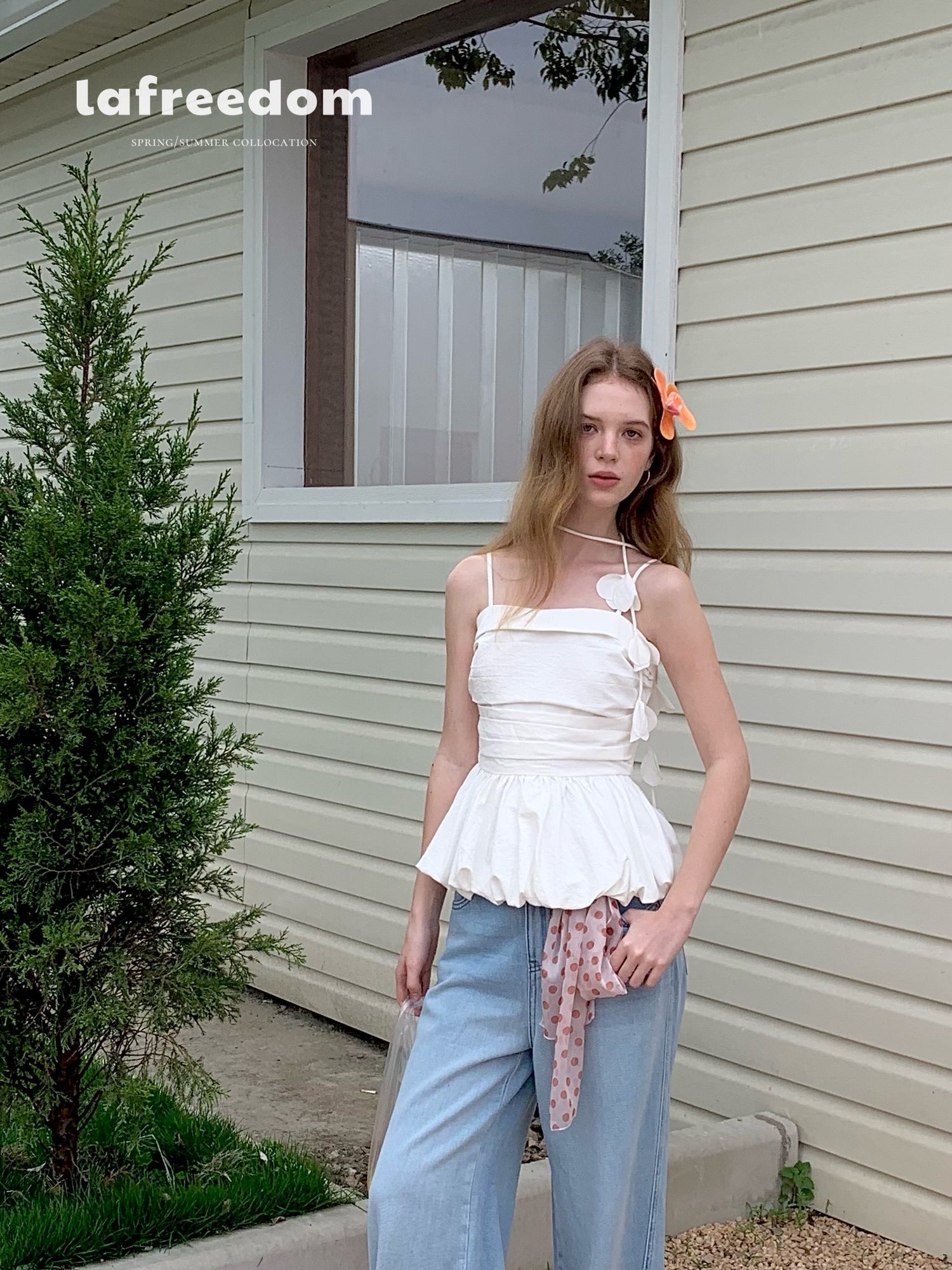 Lafreedom LAF350412 Camisole flower bud top (2color)