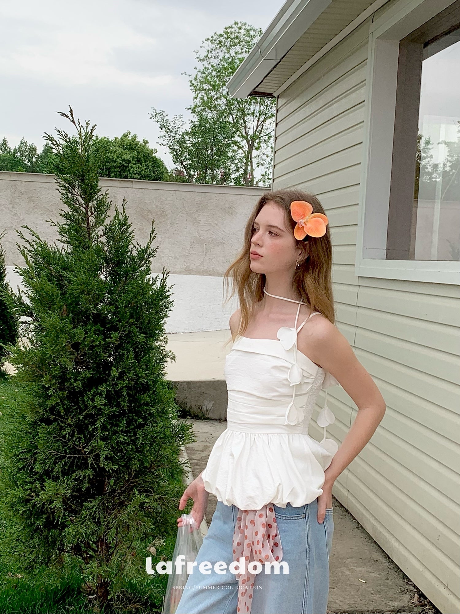 Lafreedom LAF350412 Camisole flower bud top (2color)