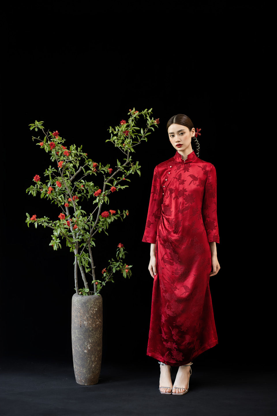 GORGEOUS Red embroidered Qipao