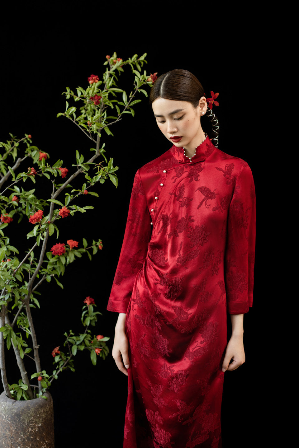 GORGEOUS Red embroidered Qipao