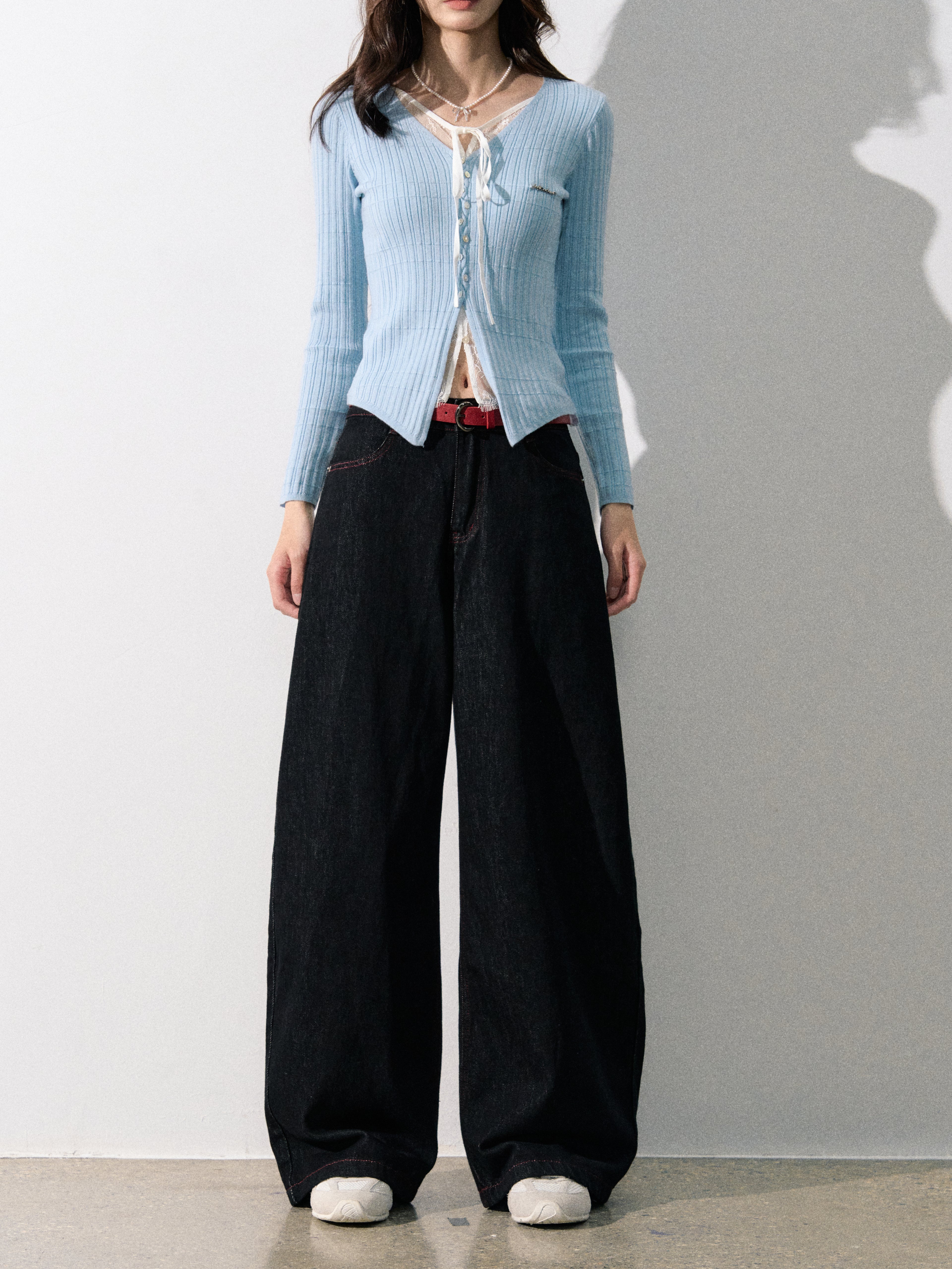 Lafreedom LAF350809 Heart embroidered loose jeans