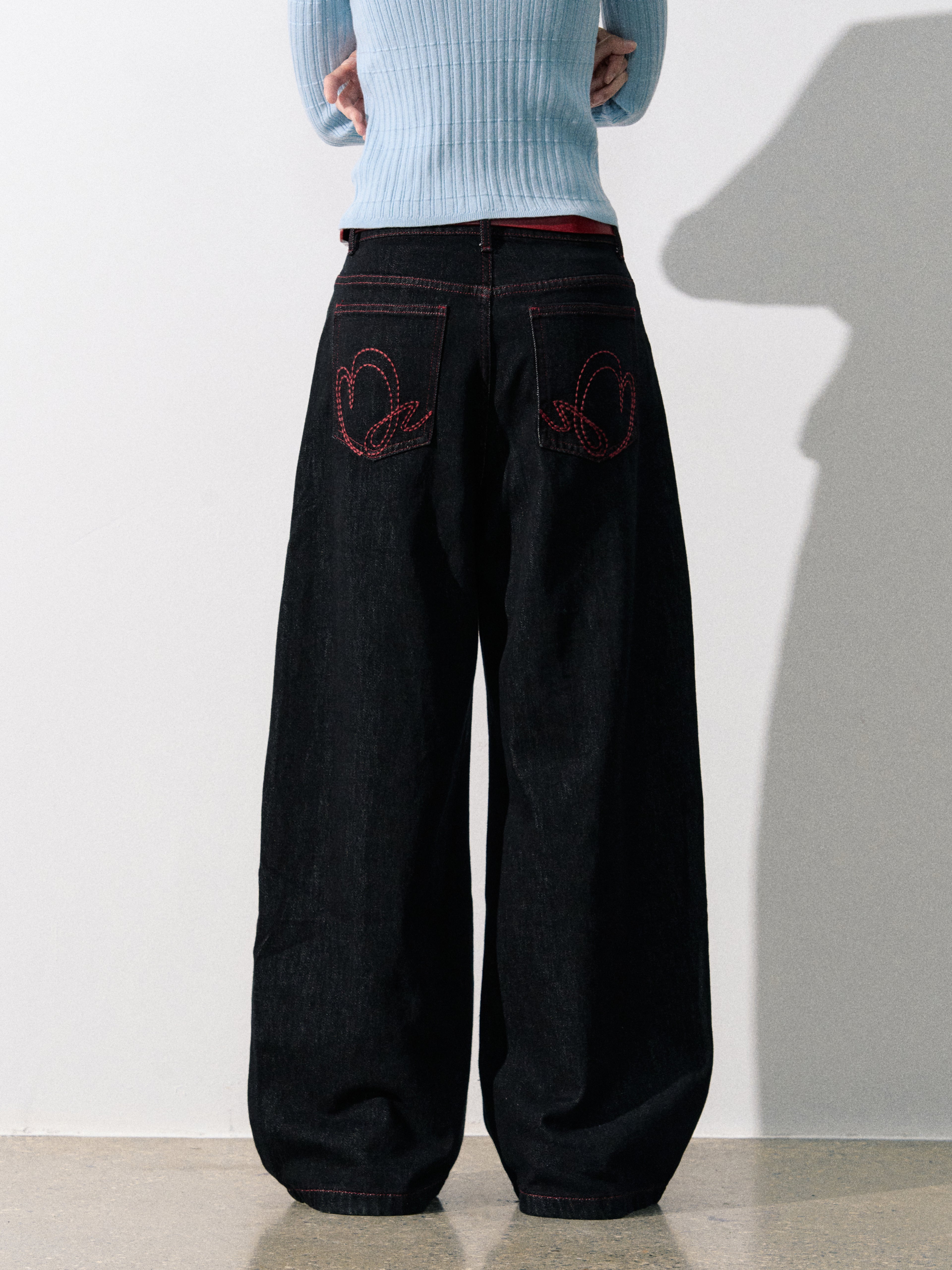 Lafreedom LAF350809 Heart embroidered loose jeans