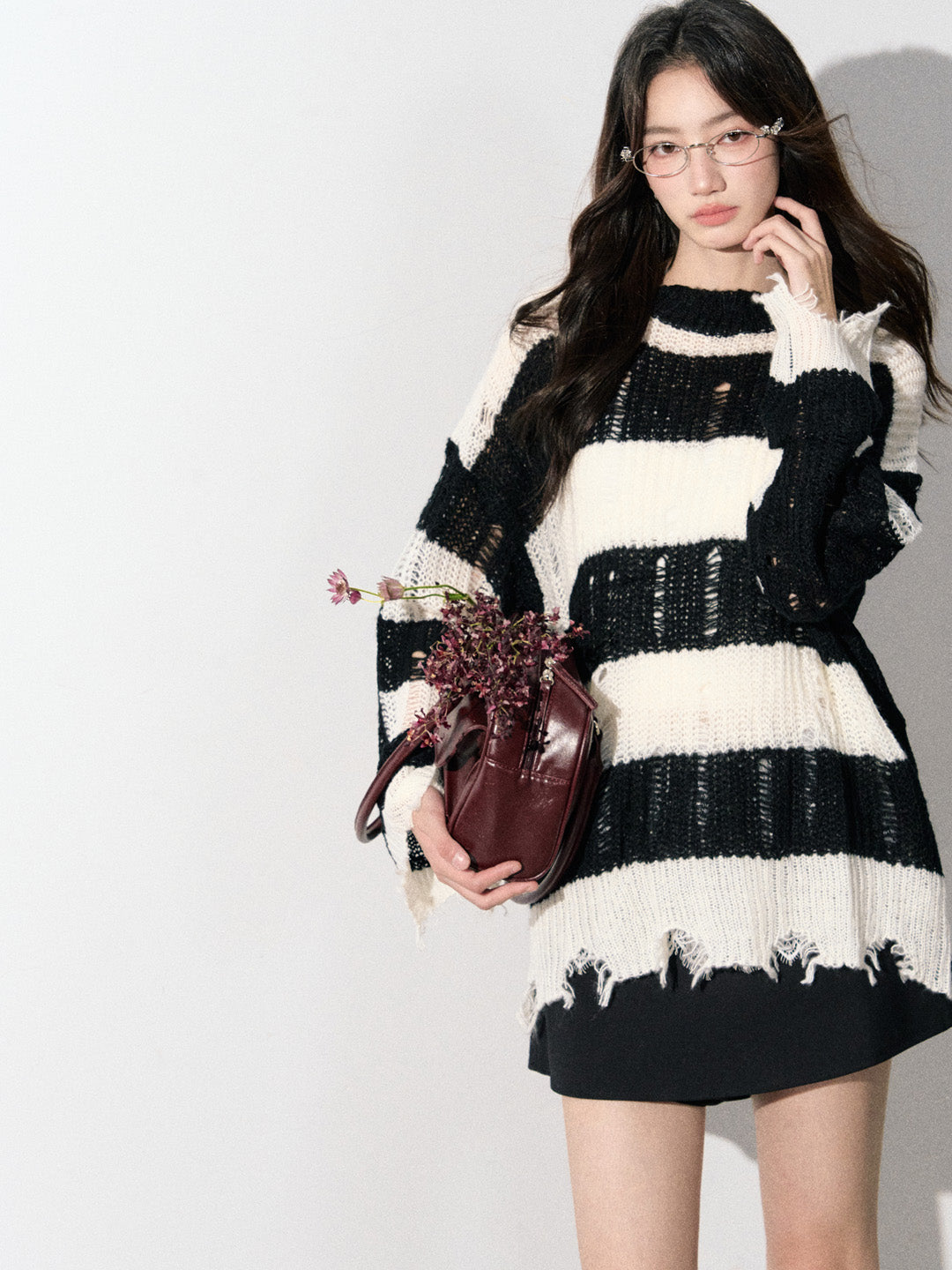 Lafreedom LAF350911 Lazy style black and white striped loose sweater