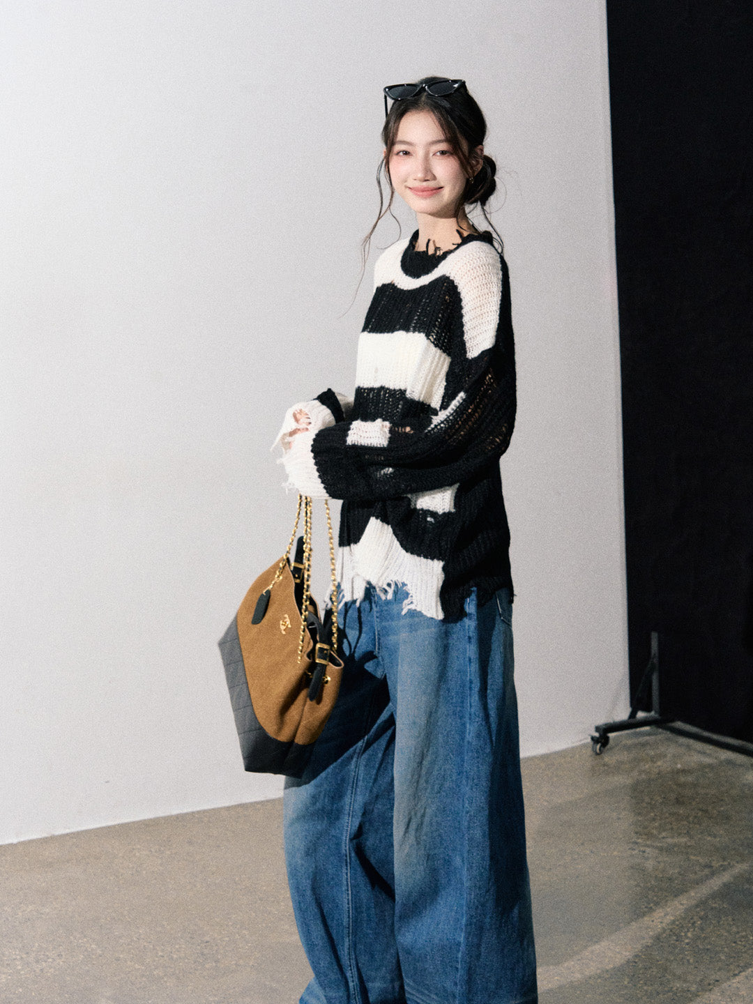 Lafreedom LAF350911 Lazy style black and white striped loose sweater