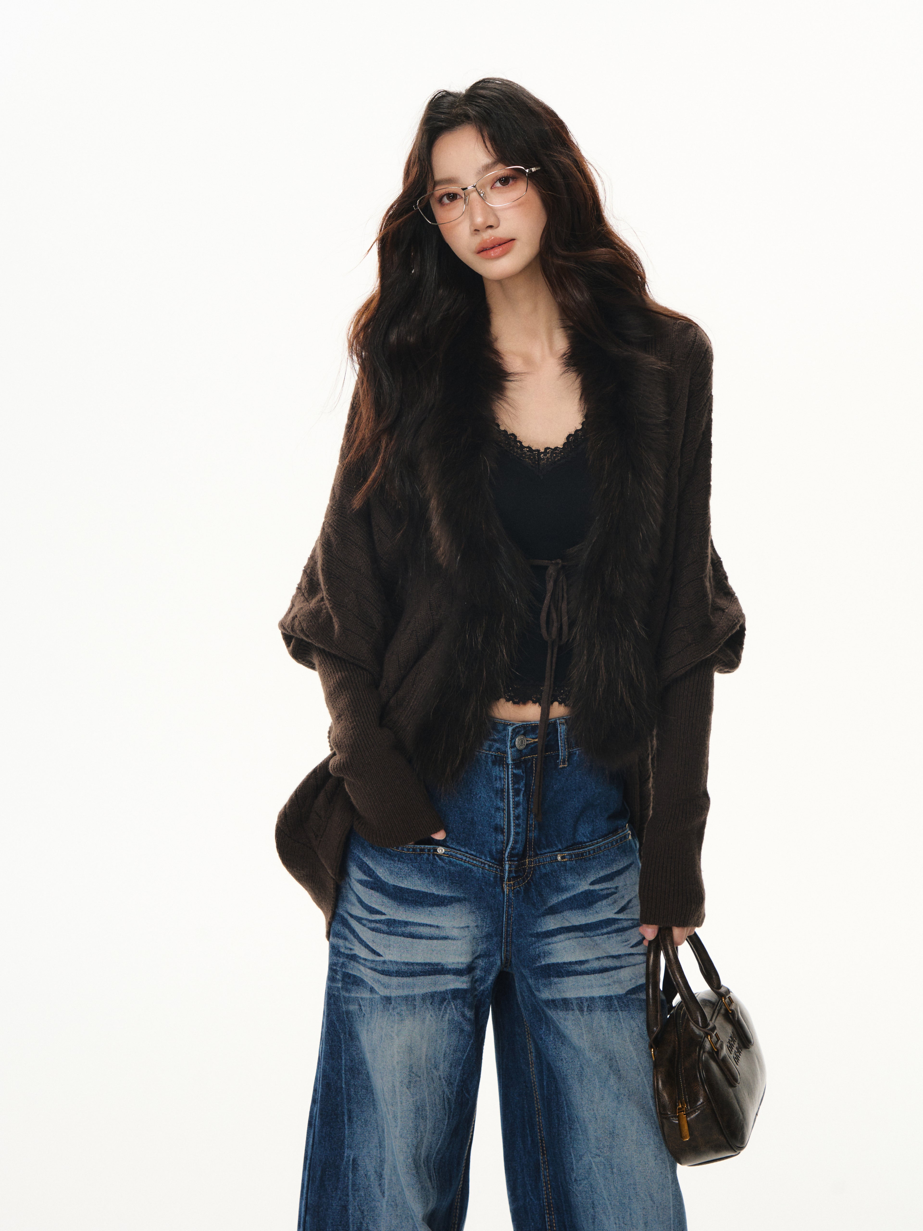 Lafreedom LAF351107 Lazy style patchwork fur collar bat sleeve knitted cardigan