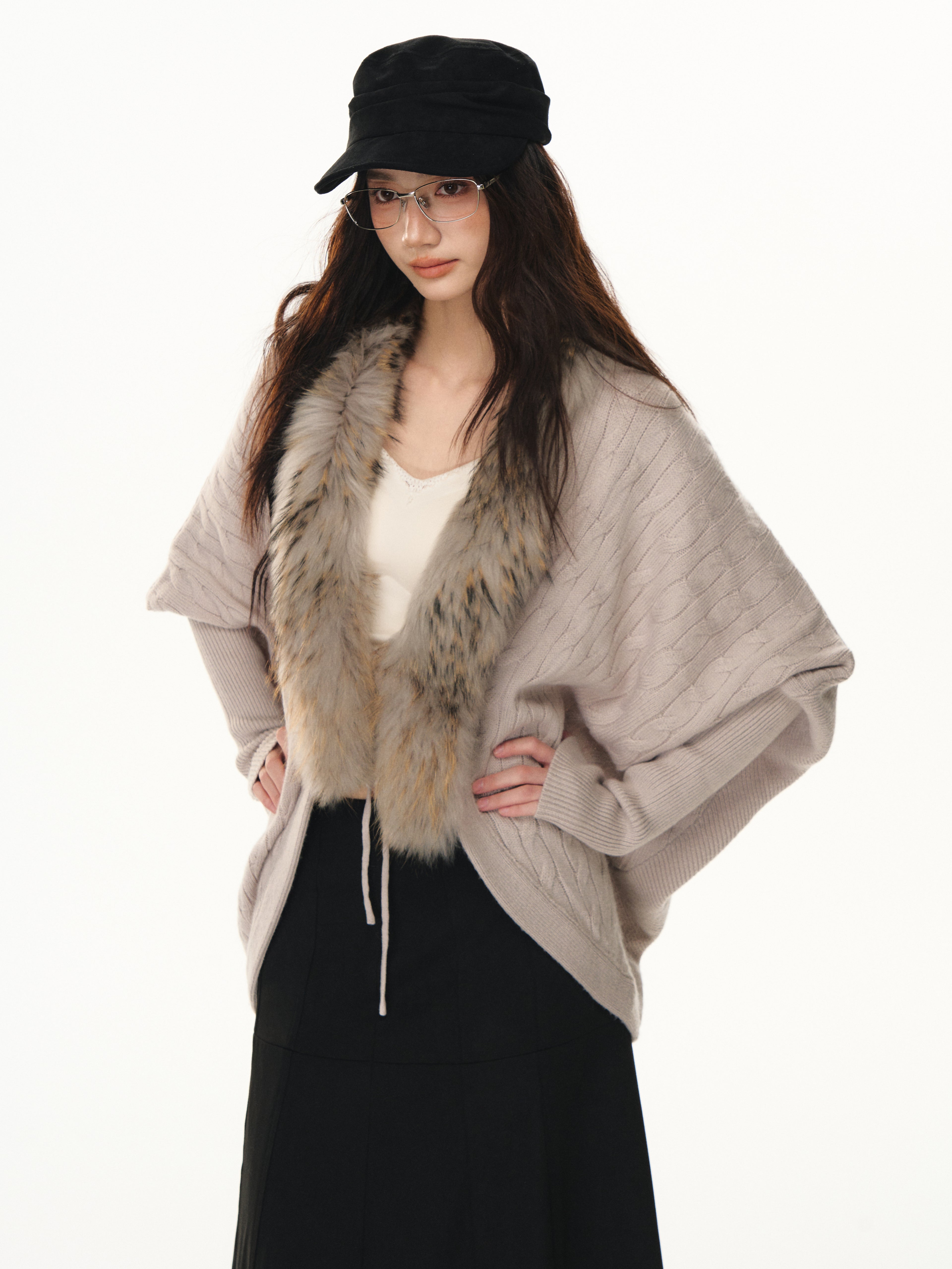 Lafreedom LAF351107 Lazy style patchwork fur collar bat sleeve knitted cardigan