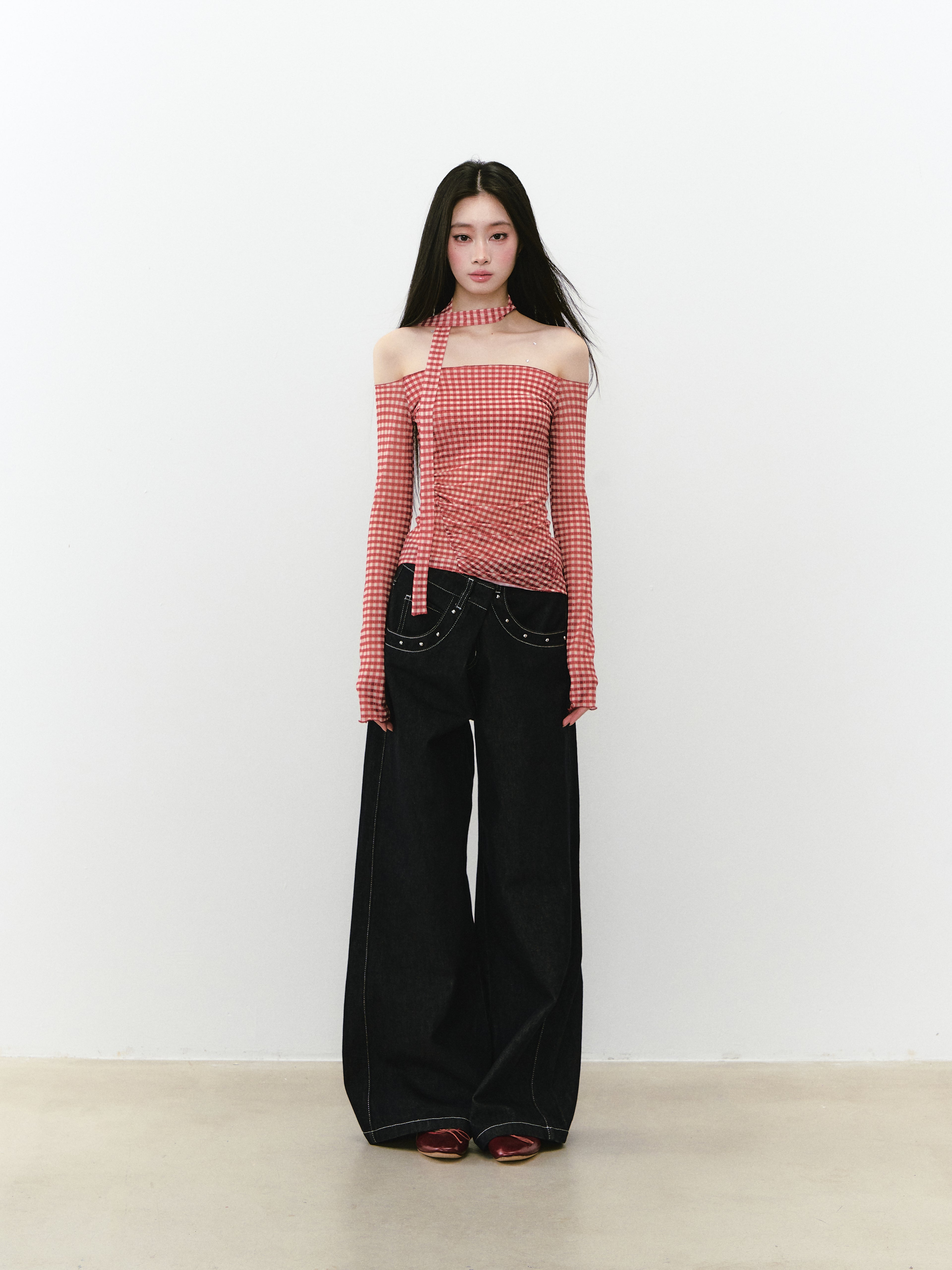 VIA PITTI VIABTP256 Checkered mesh off-shoulder long sleeved top