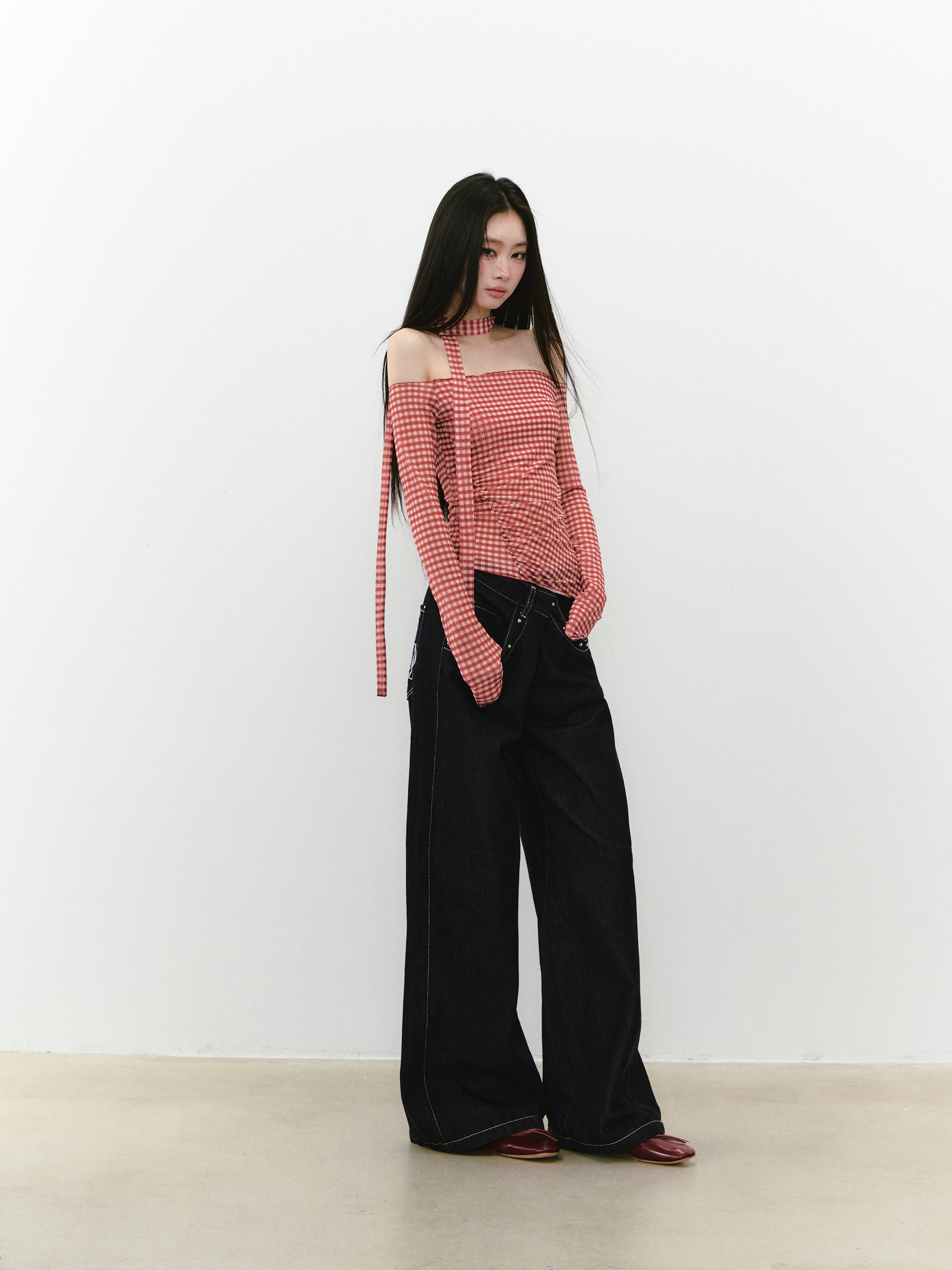 VIA PITTI VIABTP256 Checkered mesh off-shoulder long sleeved top