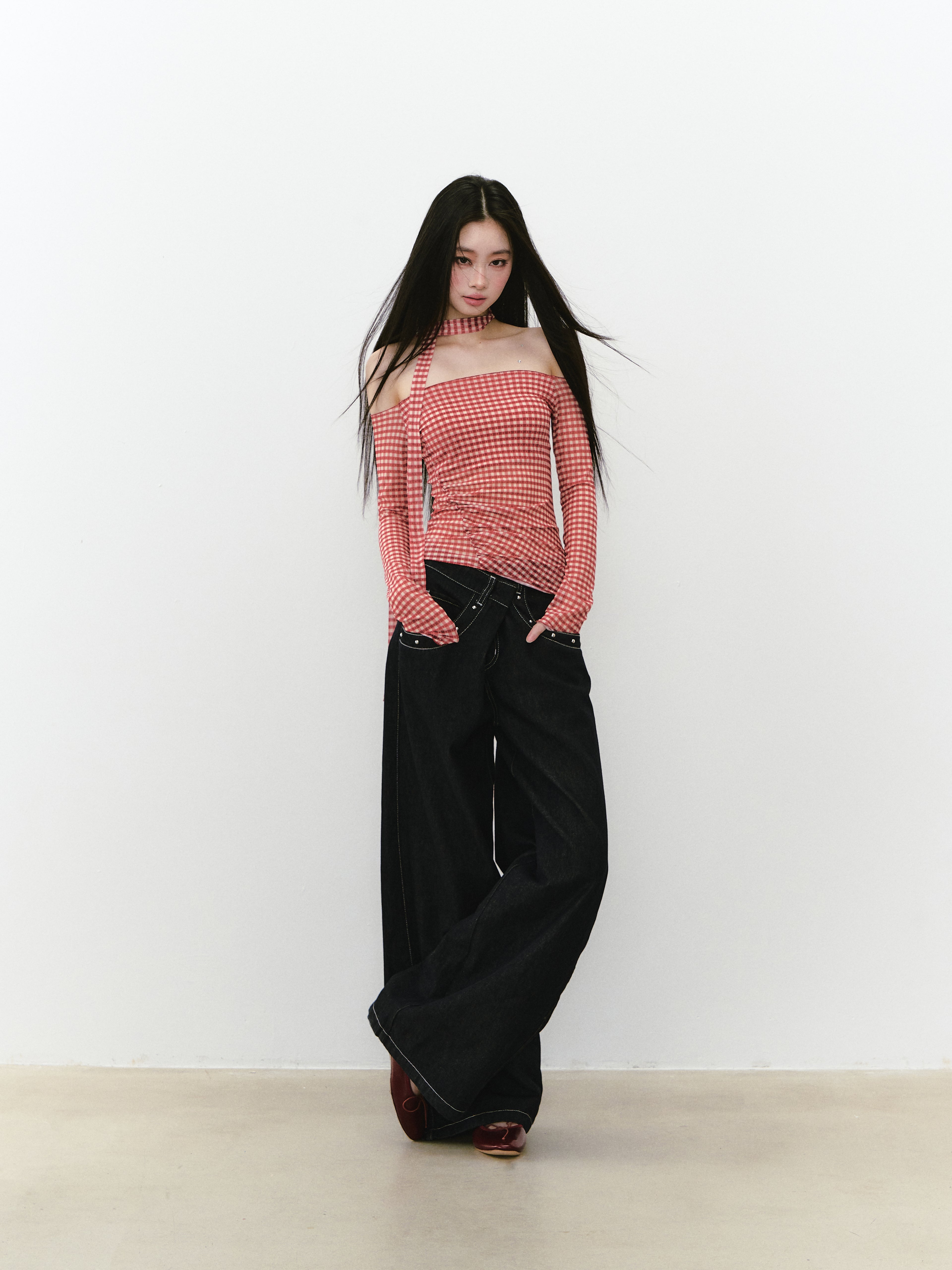 VIA PITTI VIABTP256 Checkered mesh off-shoulder long sleeved top
