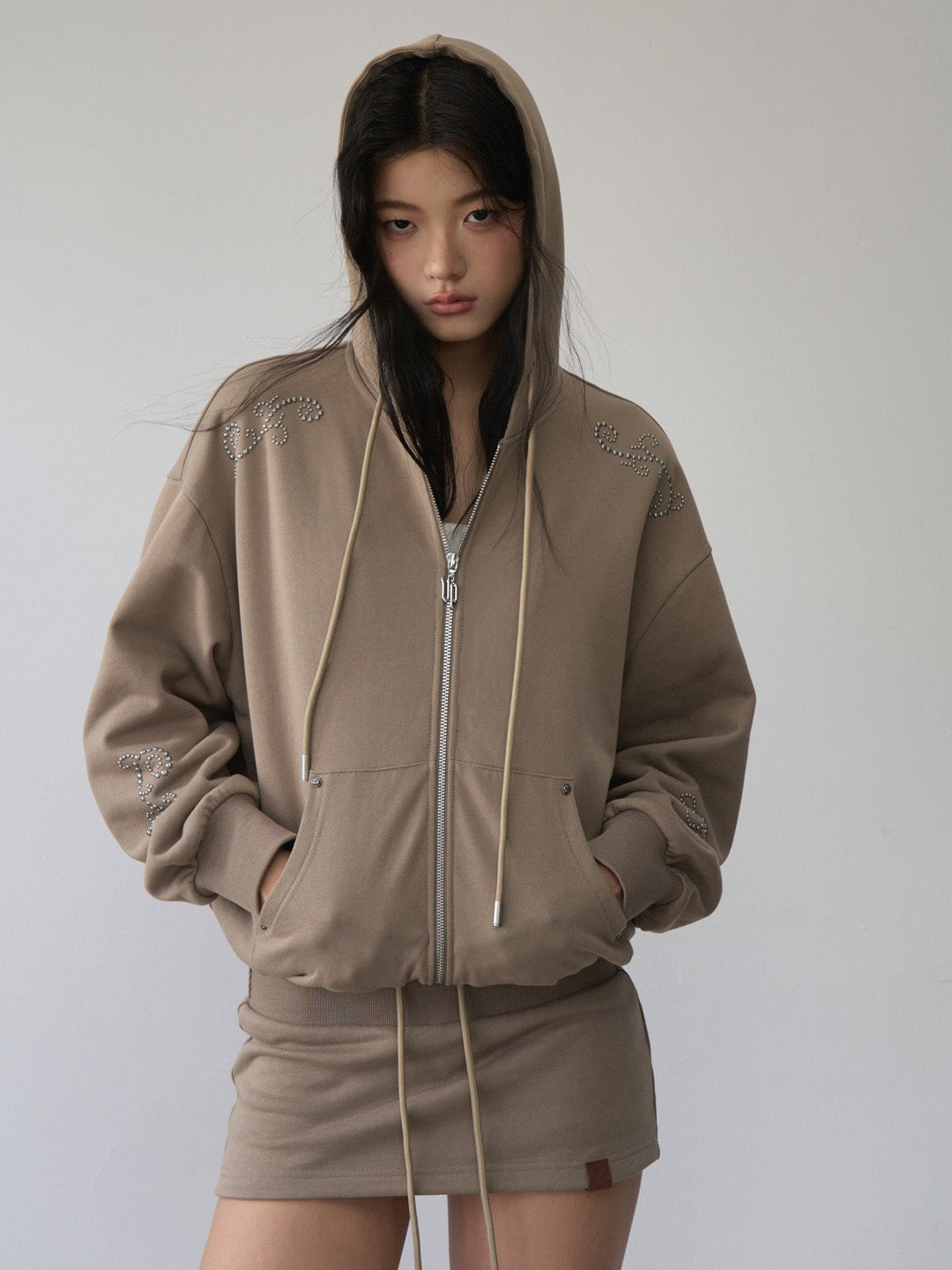 VIA PITTI VIACC486 Rivet design hooded sweatshirt