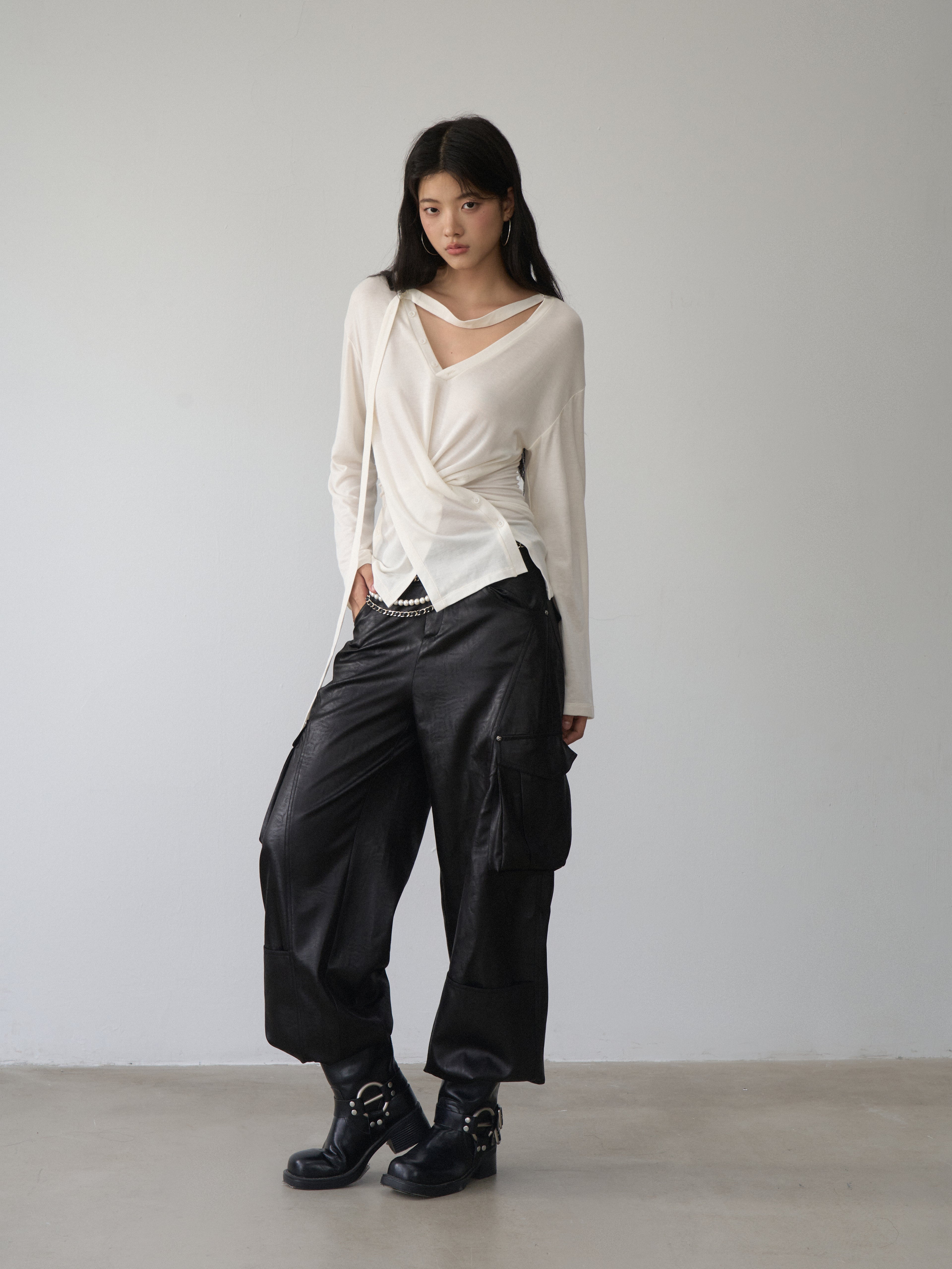 VIA PITTI VIABTP481 V-neck ribbon loose buckle T-shirt
