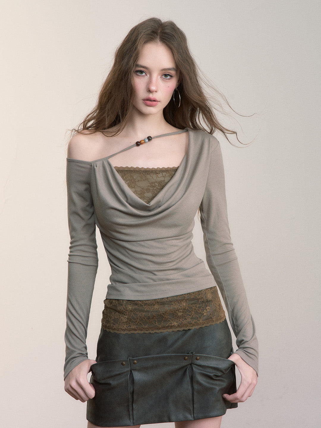 VIA PITTI VIACTP511 Fake two piece lace off shoulder beaded collar top