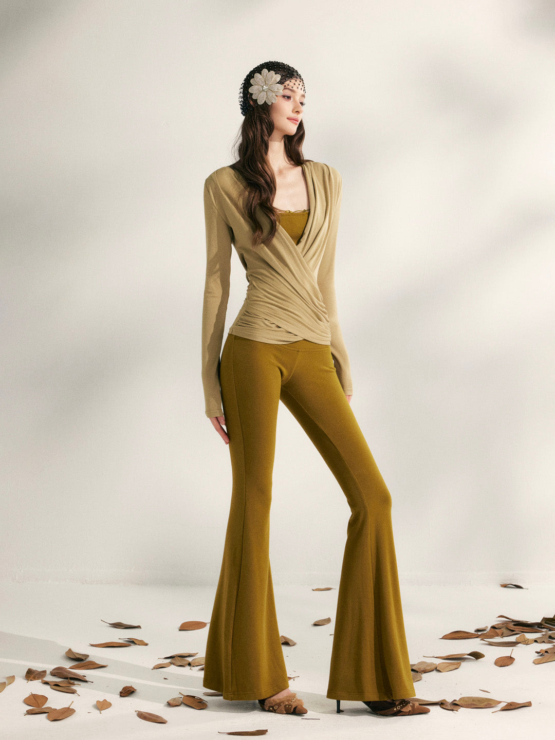 YZZI HE V-neck pleated waist cinching top