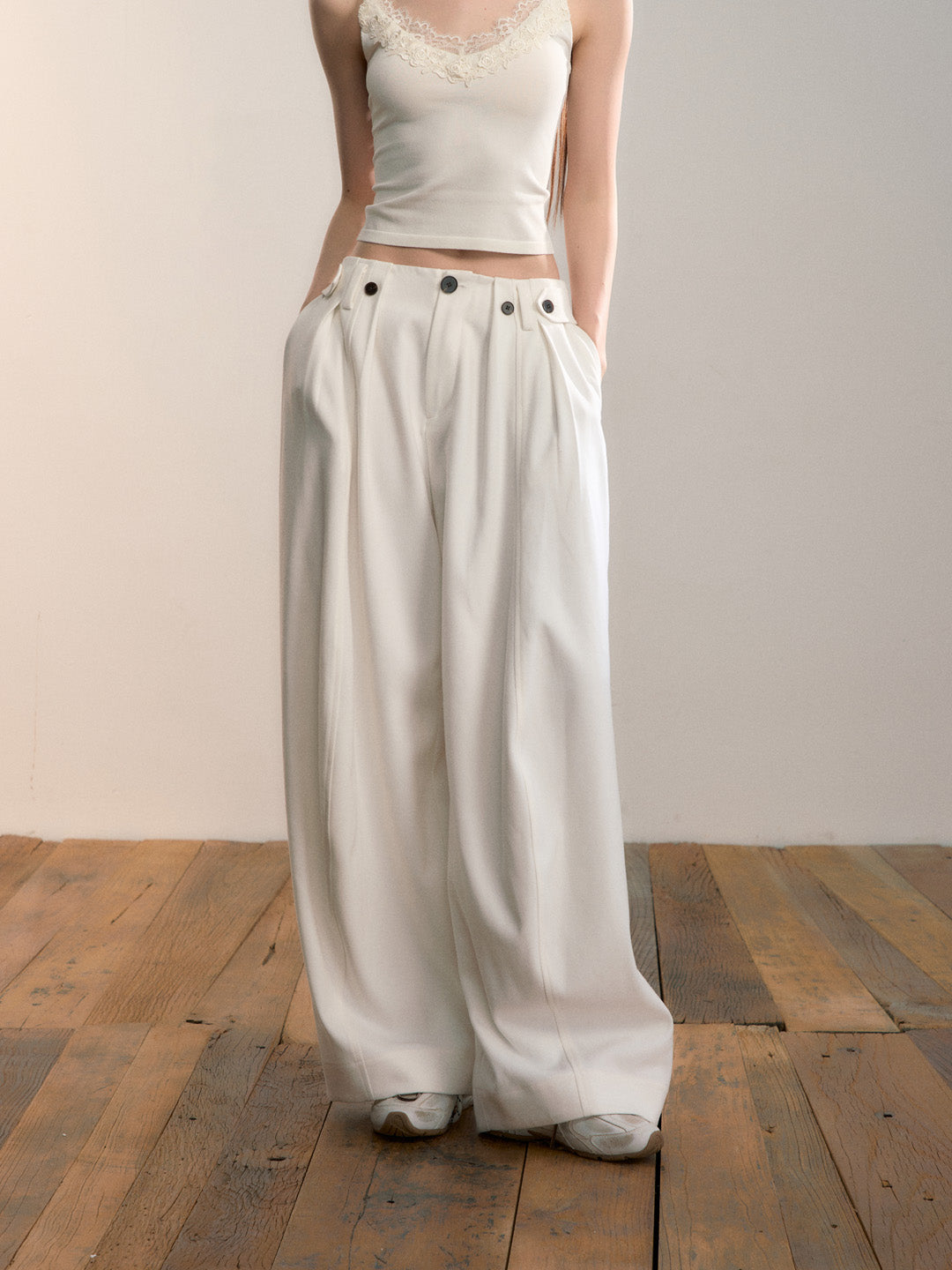 VIA PITTI VIADP683 Button design pleated and thickened casual trousers